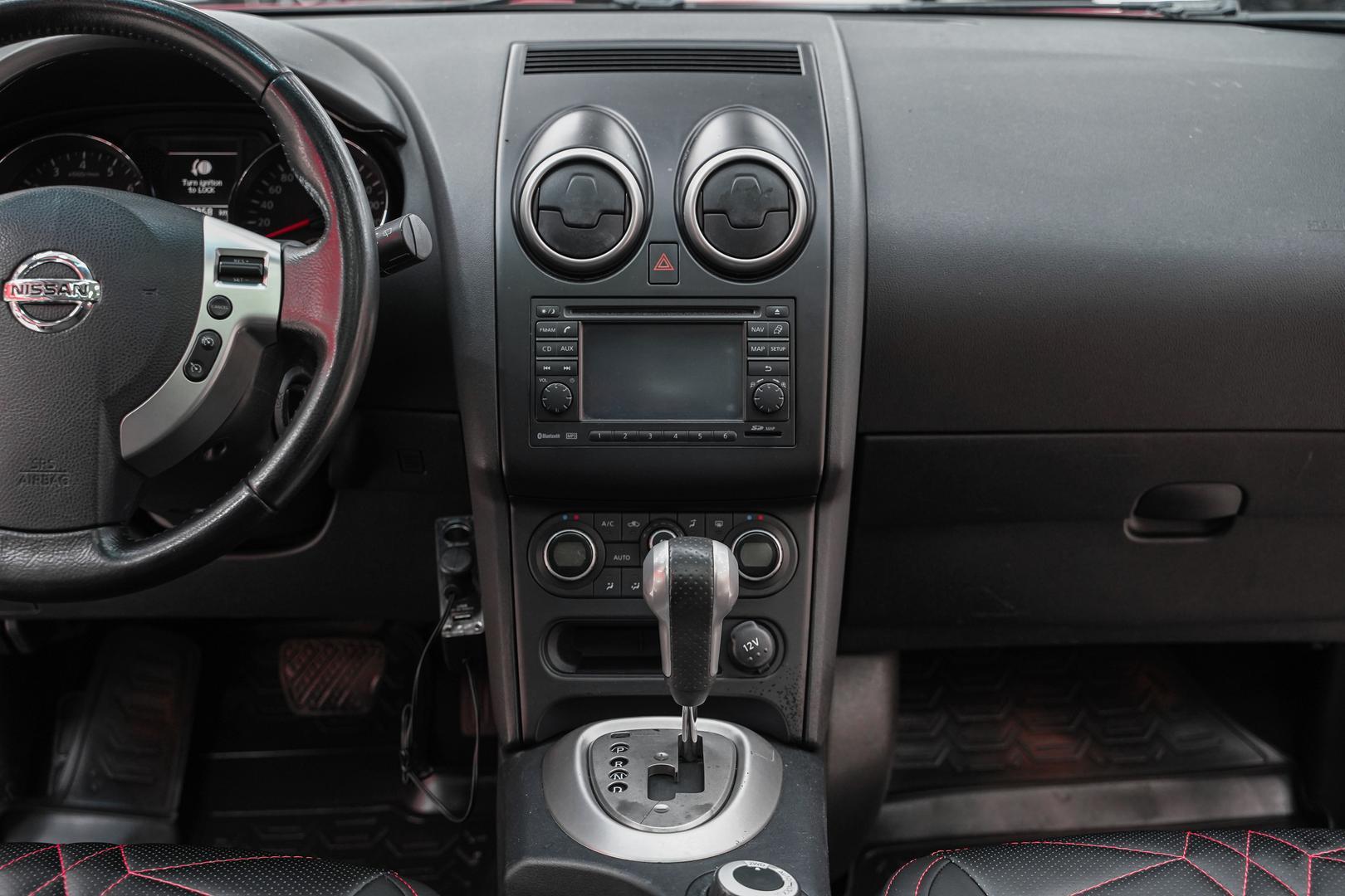 Nissan Qashqai 2010, красный, ДЦ Орехово