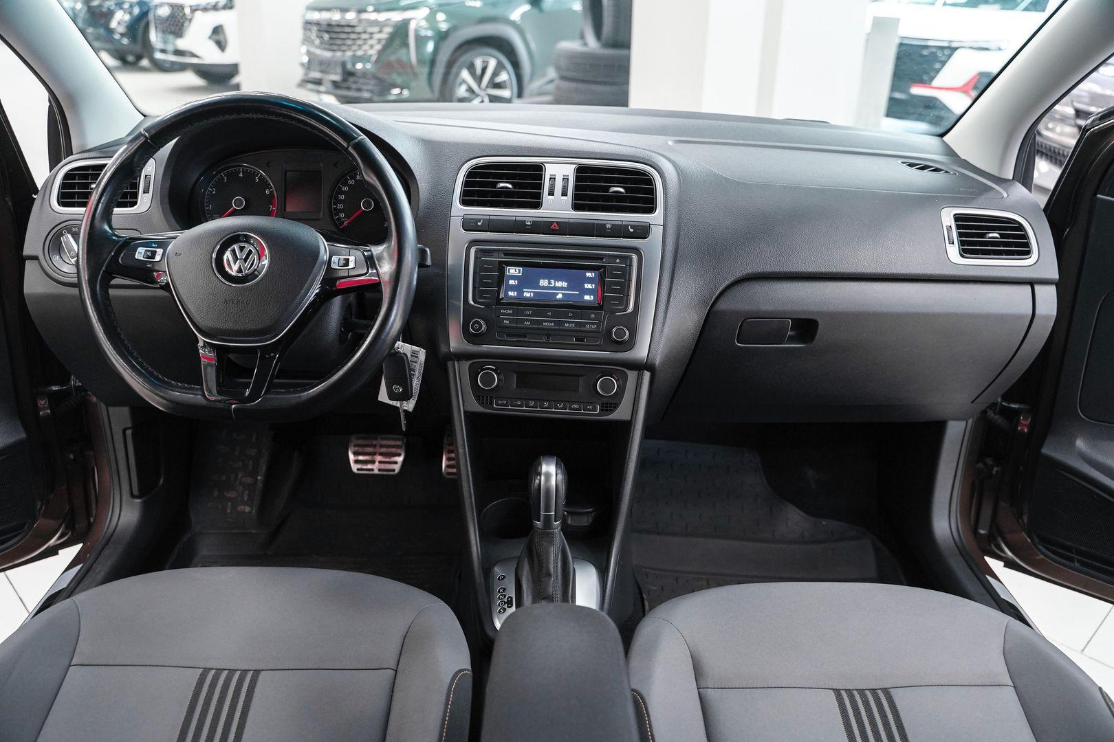 Volkswagen Polo 2016, коричневый, ДЦ Орехово