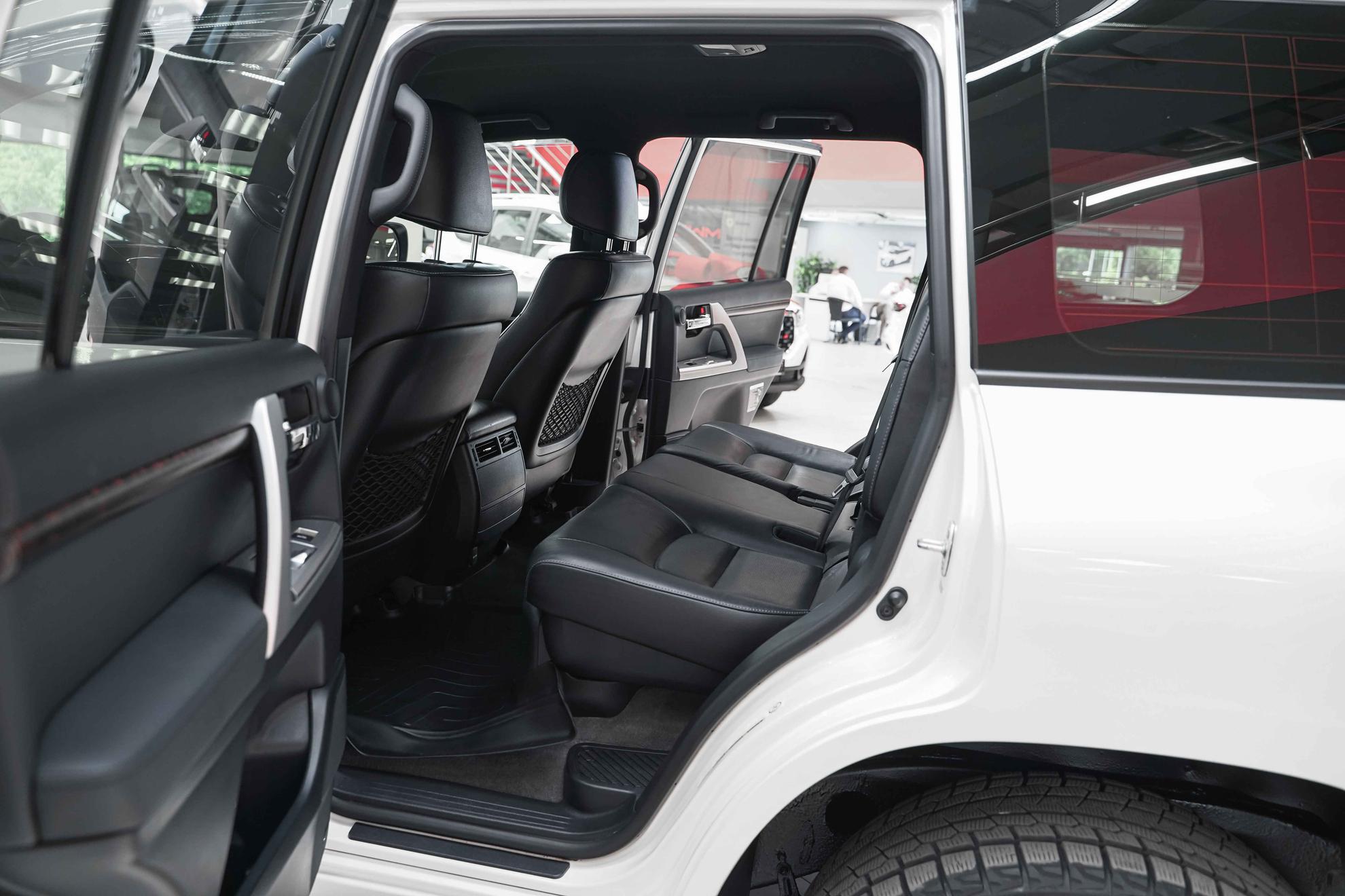 Toyota Land Cruiser 2014, белый, ДЦ Орехово