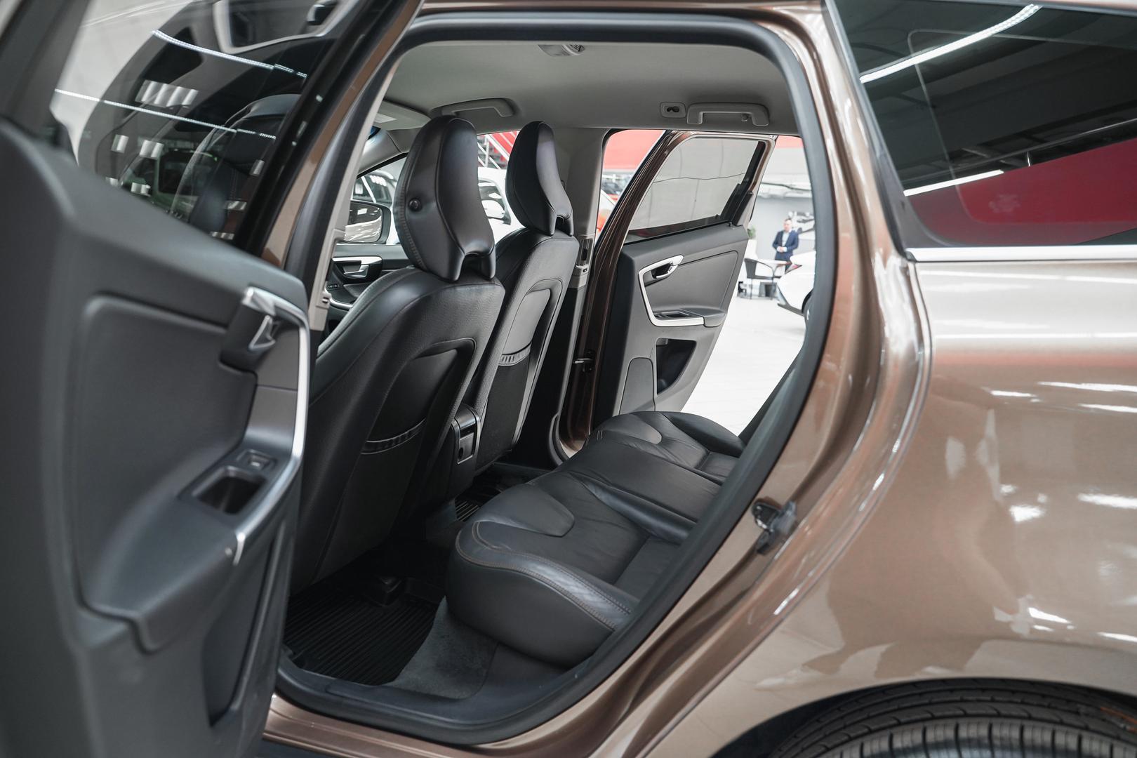 Volvo XC60 2011, коричневый, ДЦ Орехово