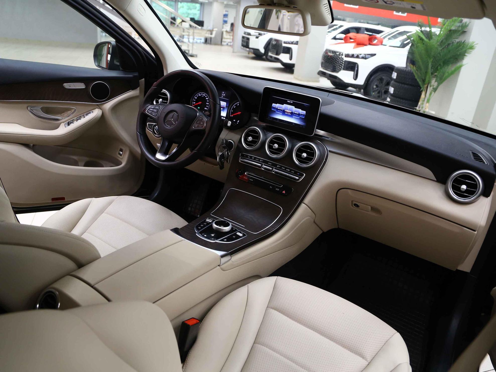 Mercedes-Benz GLC 2015, коричневый, ДЦ Орехово