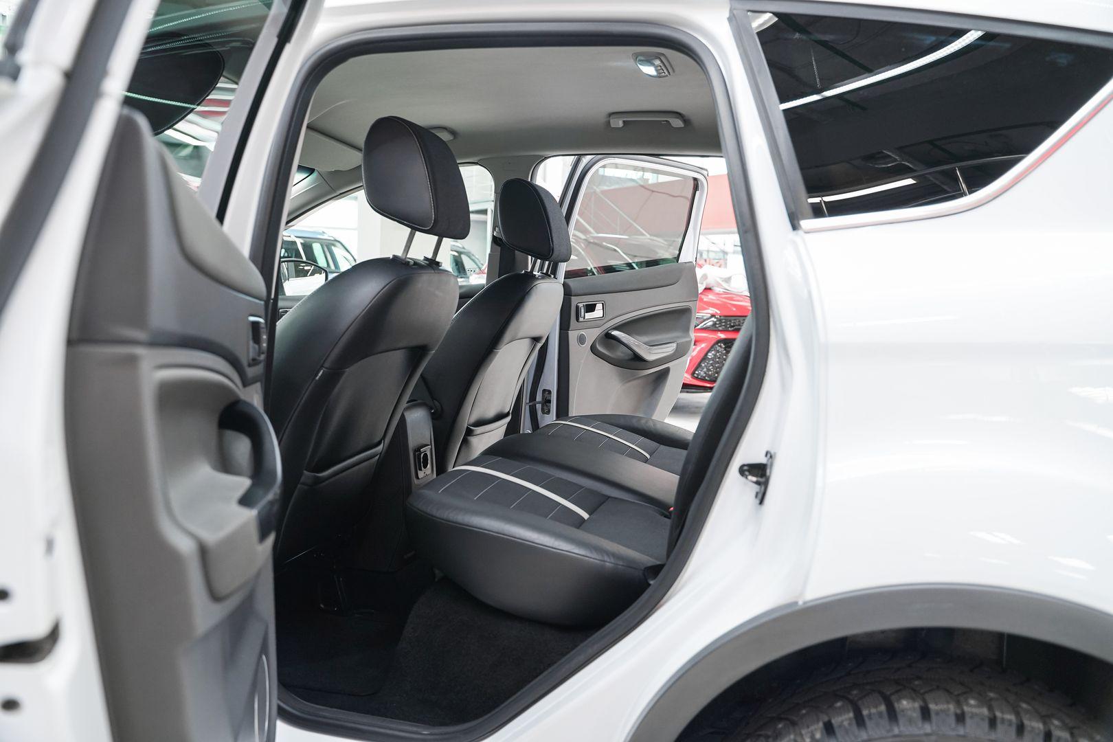 Ford Kuga 2012, белый, ДЦ Орехово