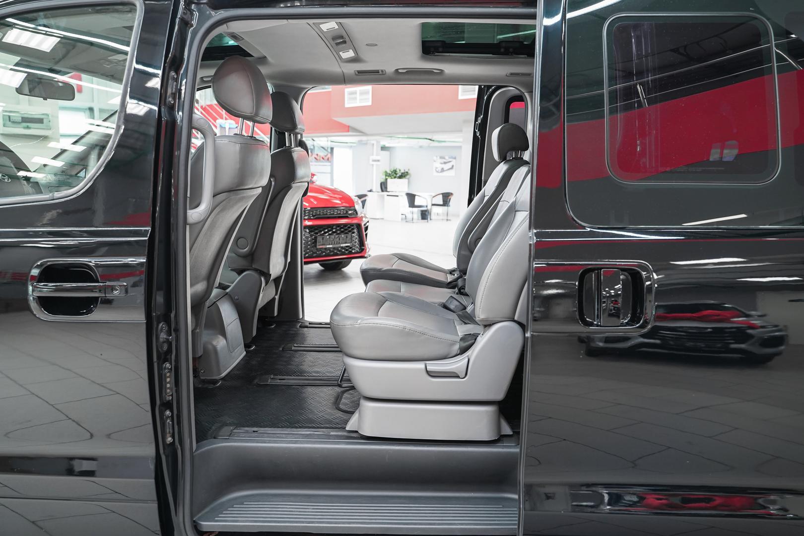 Hyundai Grand Starex 2013, черный, ДЦ Орехово