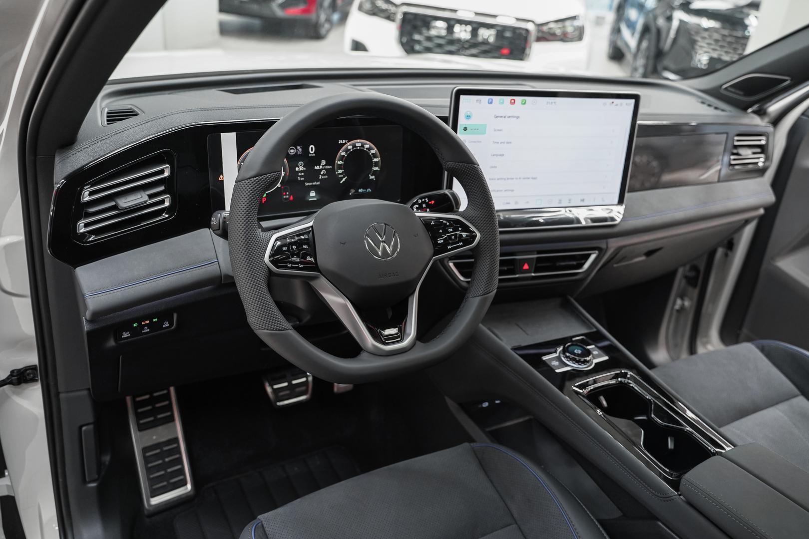 Volkswagen Tiguan 2025, серый, ДЦ Орехово