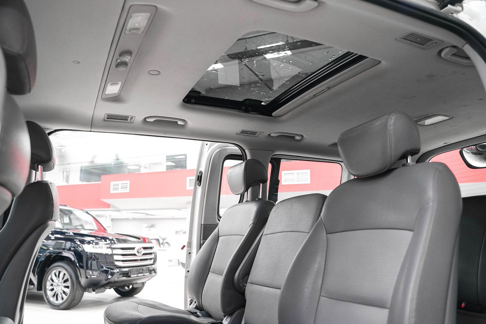 Hyundai Grand Starex 2010, белый, ДЦ Орехово