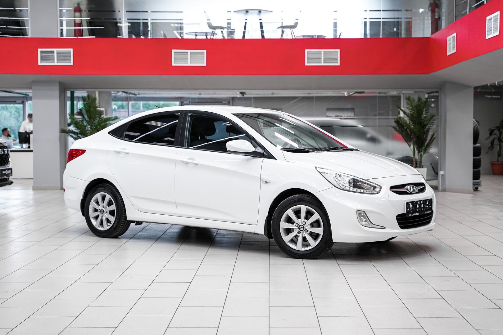 Hyundai Solaris 2014, белый, ДЦ Орехово
