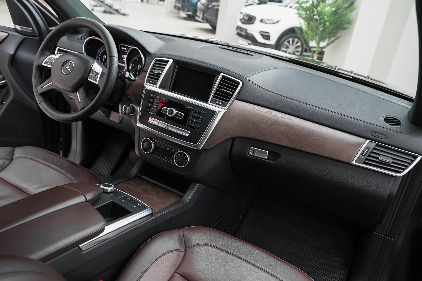 Mercedes-Benz GL-Класс 2013, коричневый, ДЦ Орехово