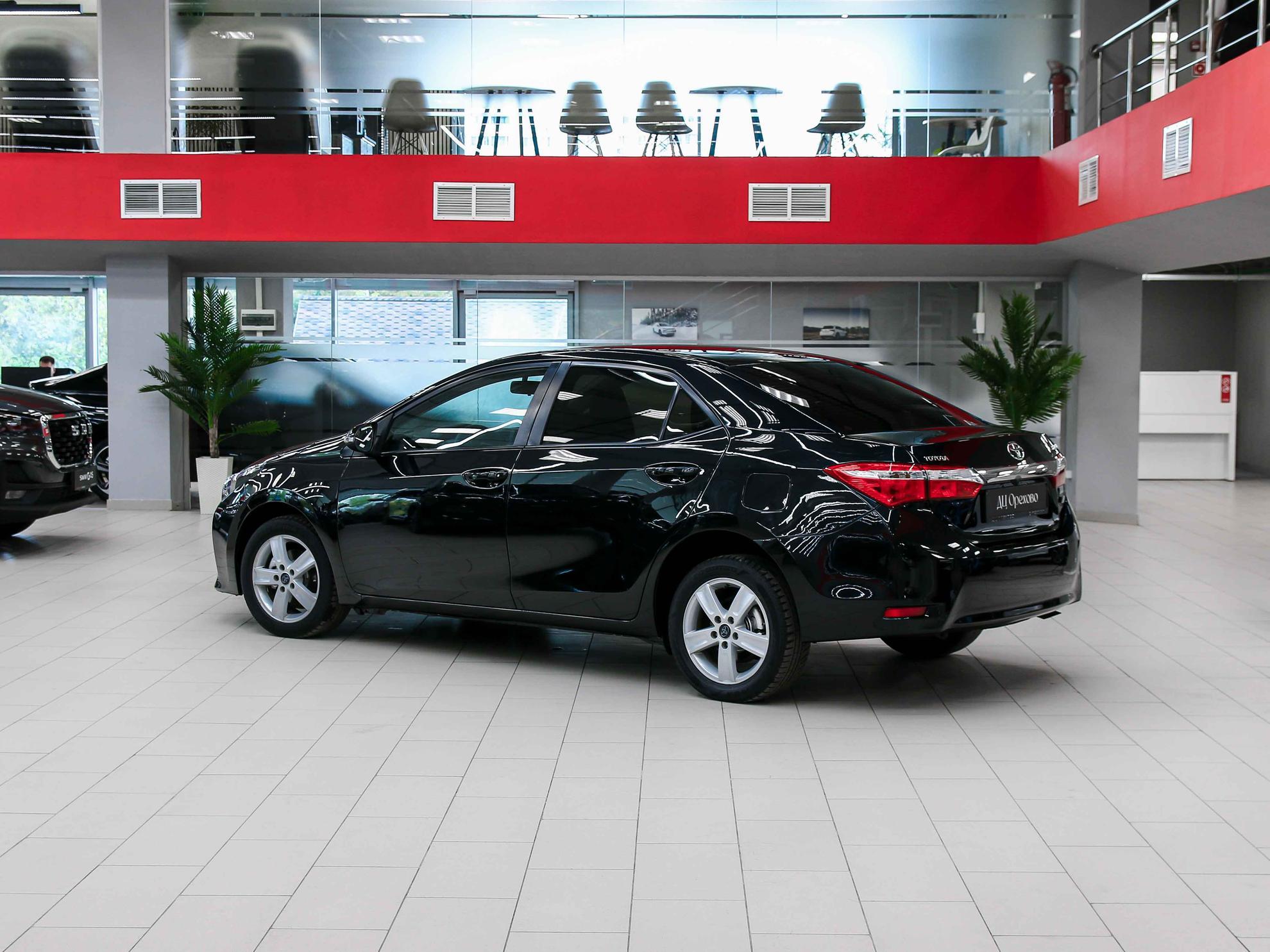 Toyota Corolla 2015, черный, ДЦ Орехово
