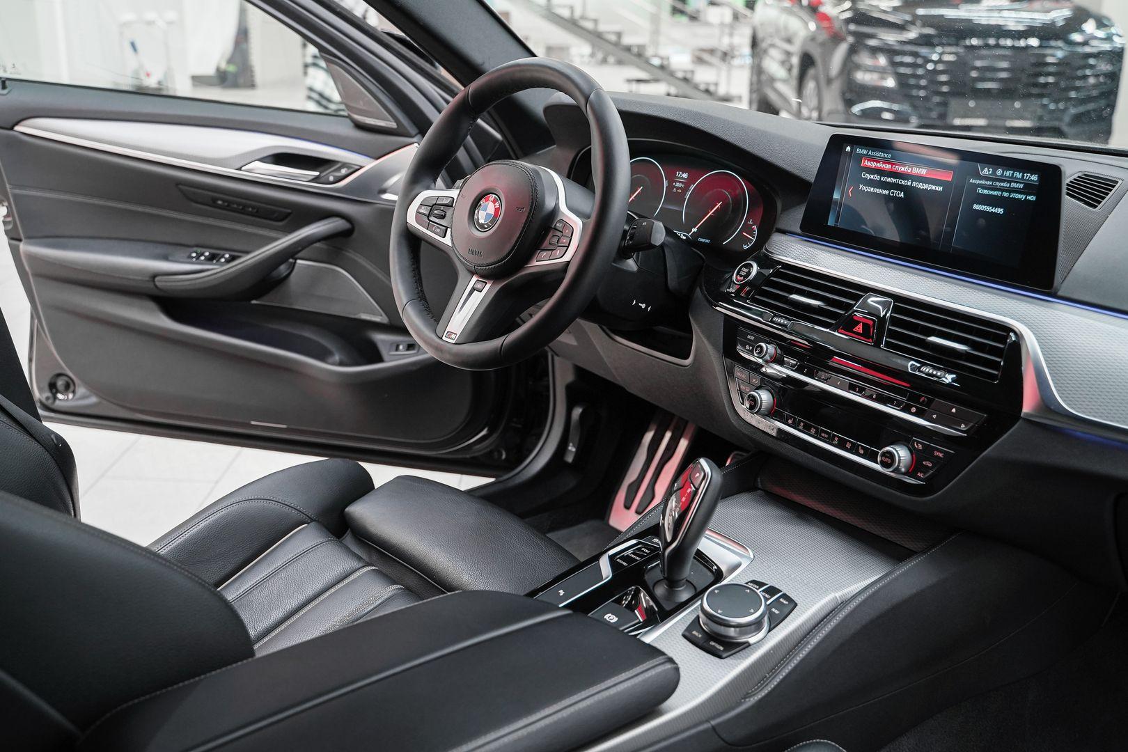 BMW 5 серии 2018, черный, ДЦ Орехово