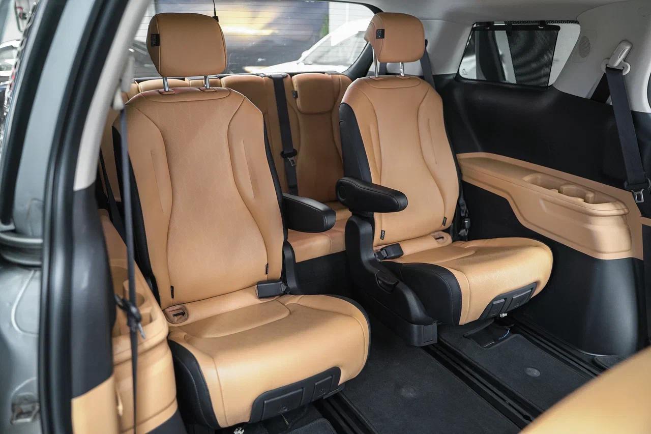 Kia Carnival 2020, серый, ДЦ Орехово