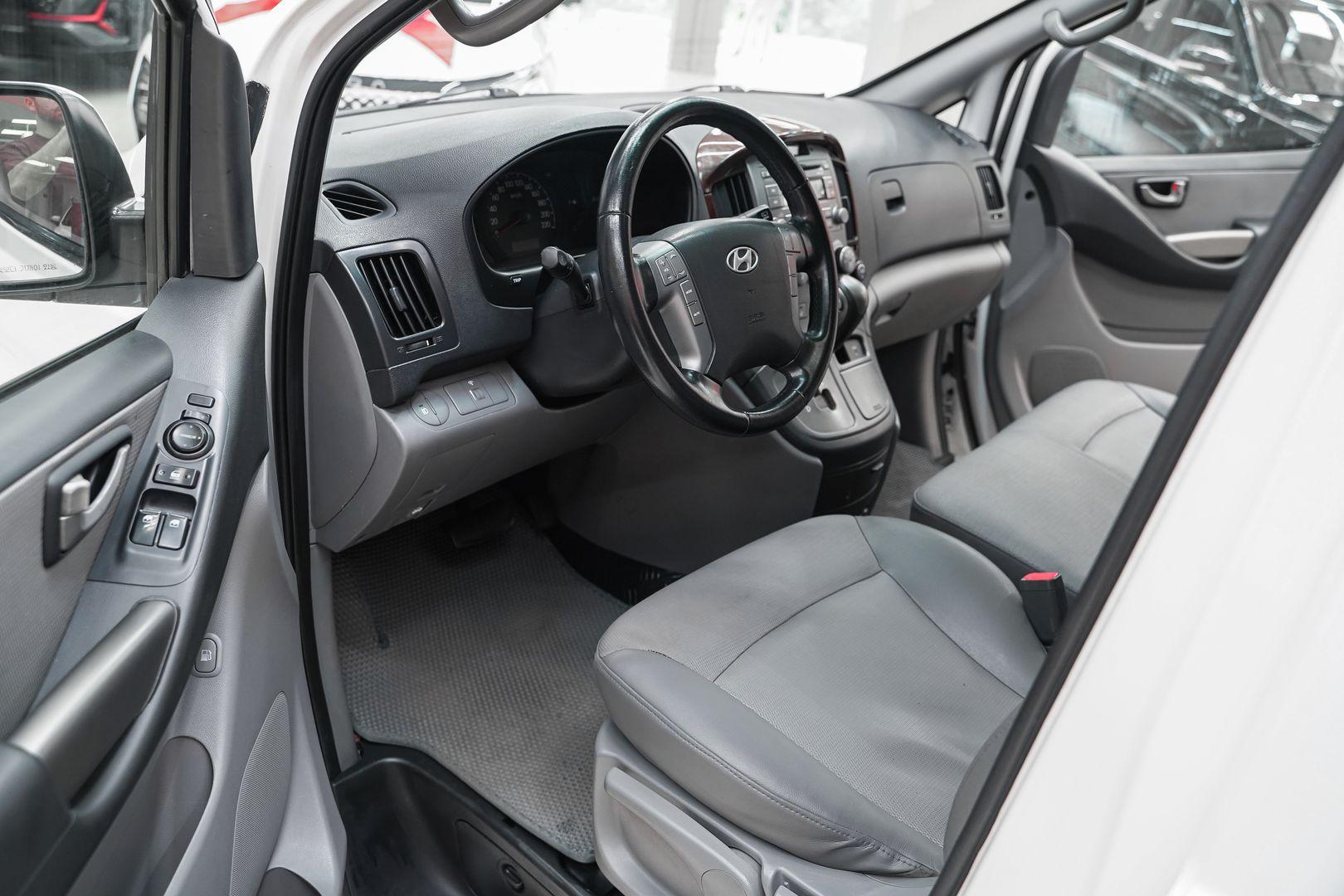 Hyundai Grand Starex 2011, белый, ДЦ Орехово