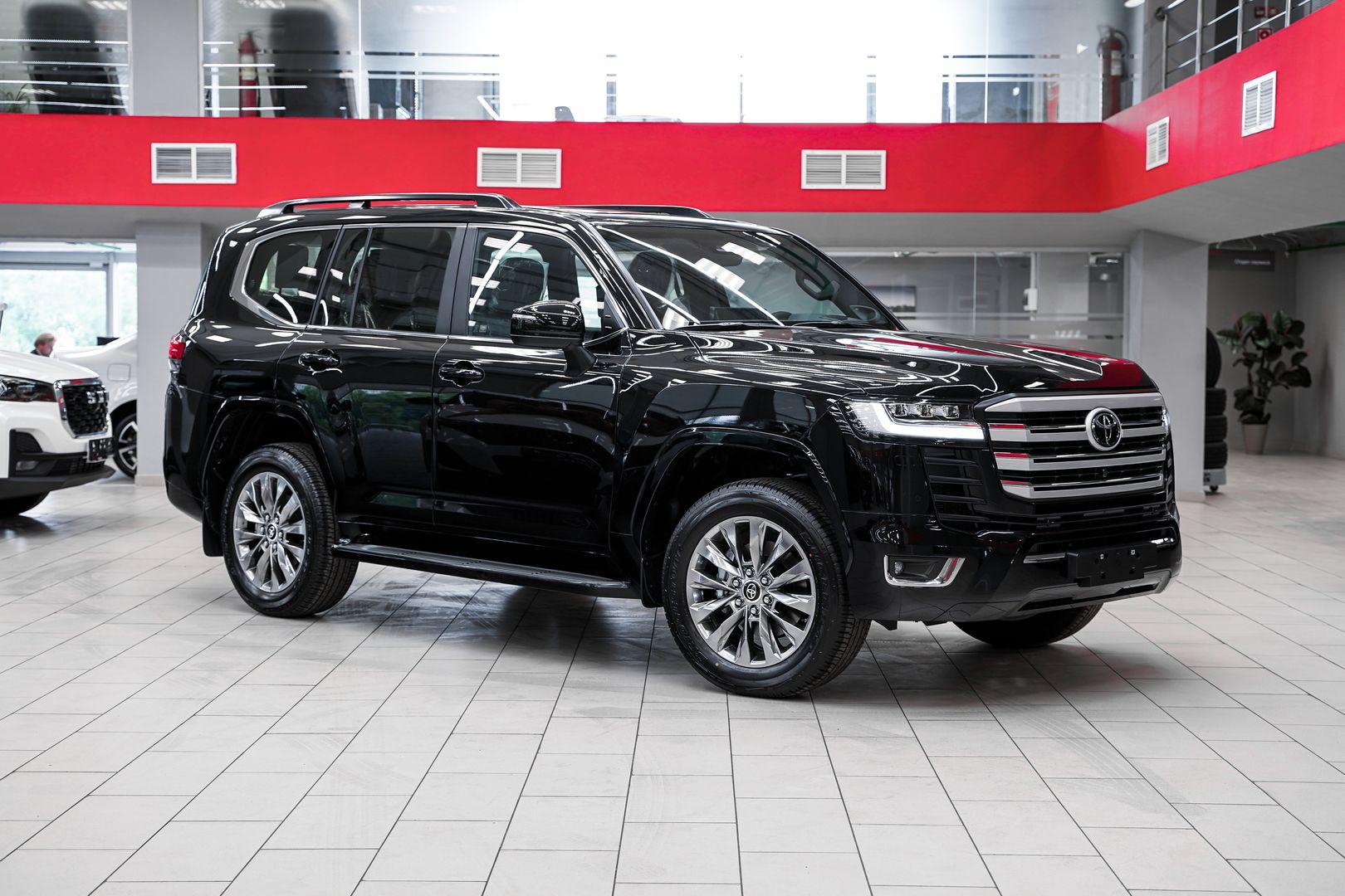 Toyota Land Cruiser 2024, черный, ДЦ Орехово