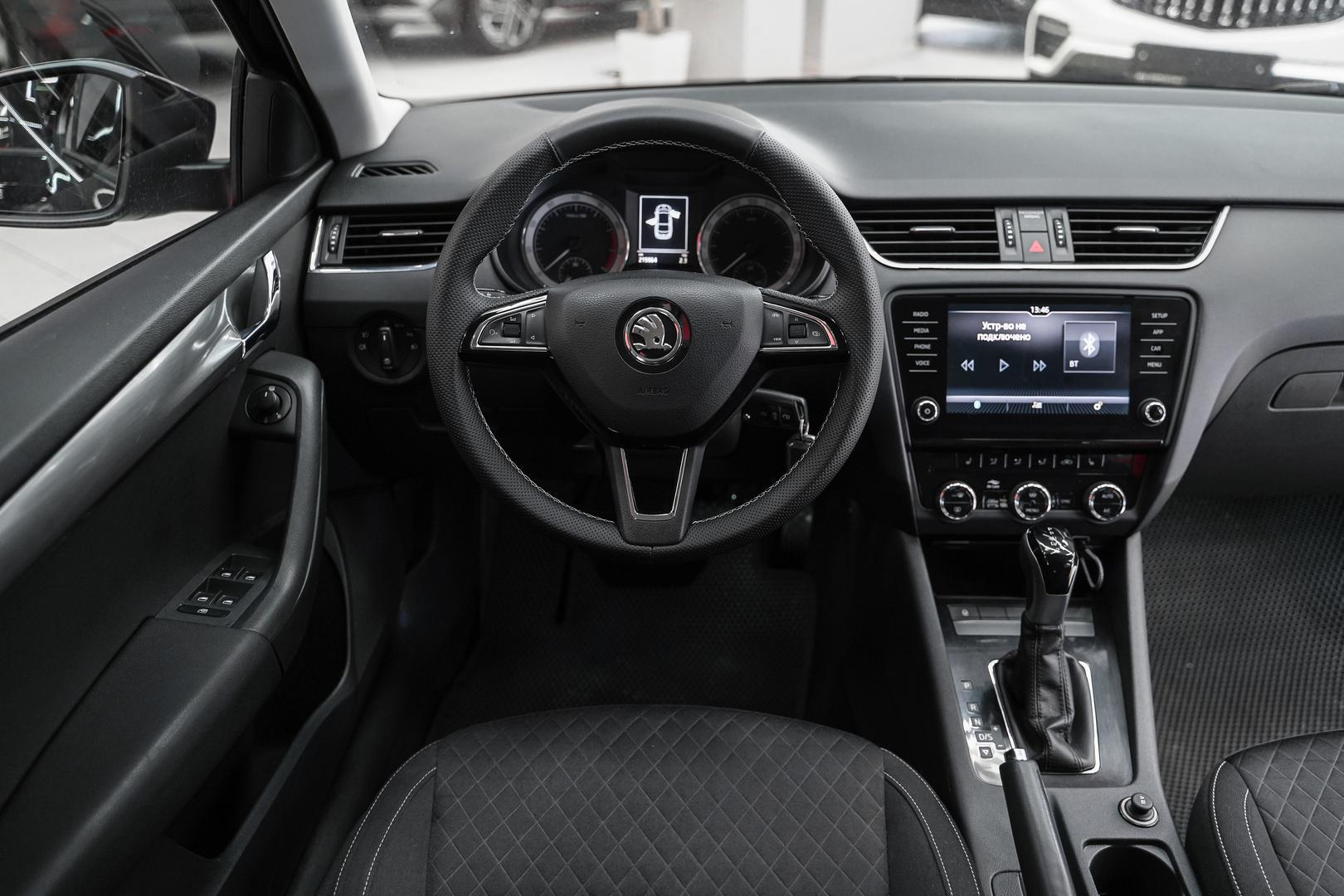 Skoda Octavia 2018, черный, ДЦ Орехово