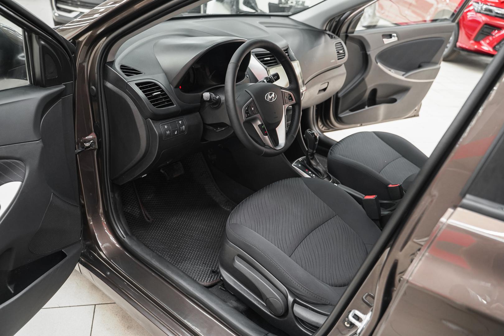 Hyundai Solaris 2014, коричневый, ДЦ Орехово