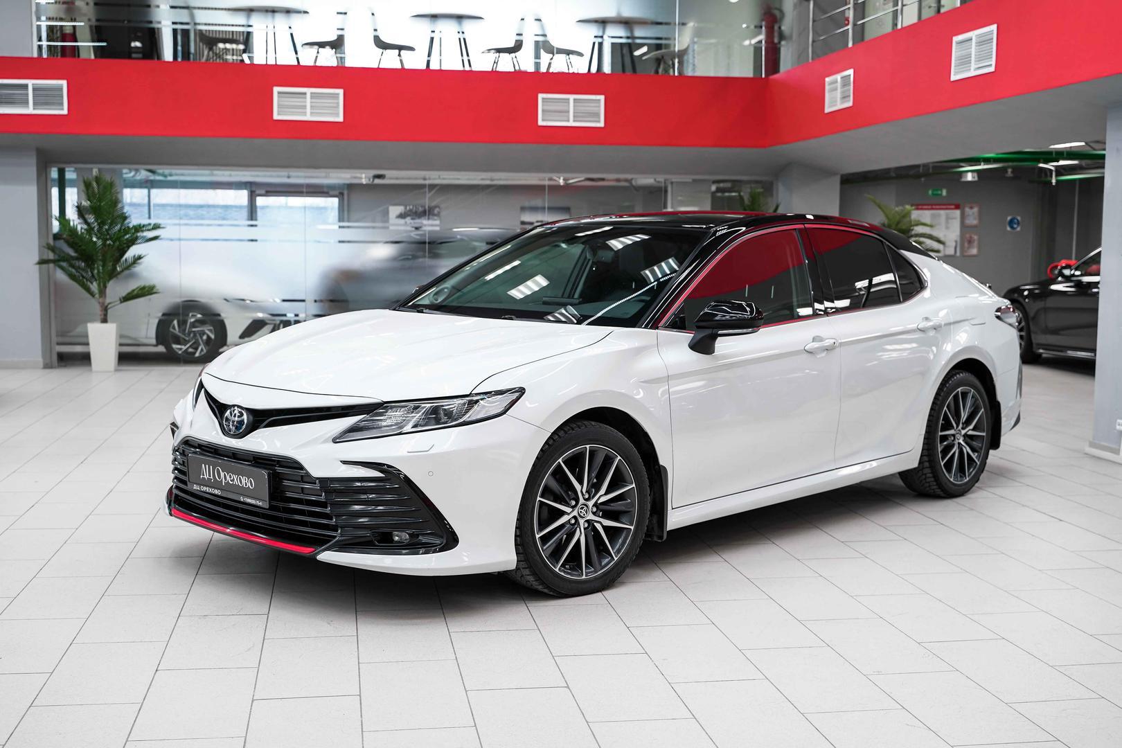 Toyota Camry 2021, белый, ДЦ Орехово