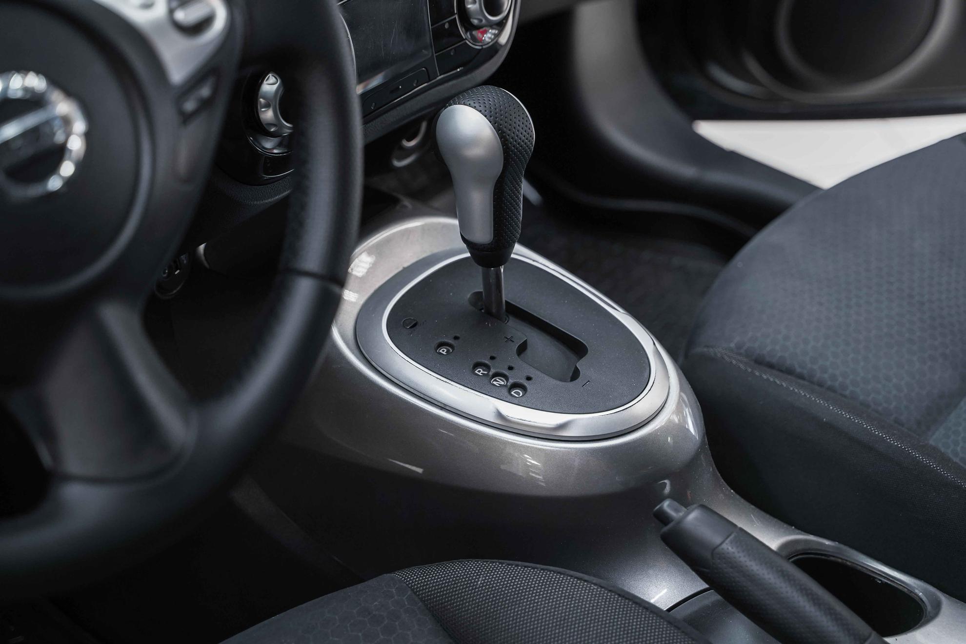 Nissan Juke 2012, синий, ДЦ Орехово