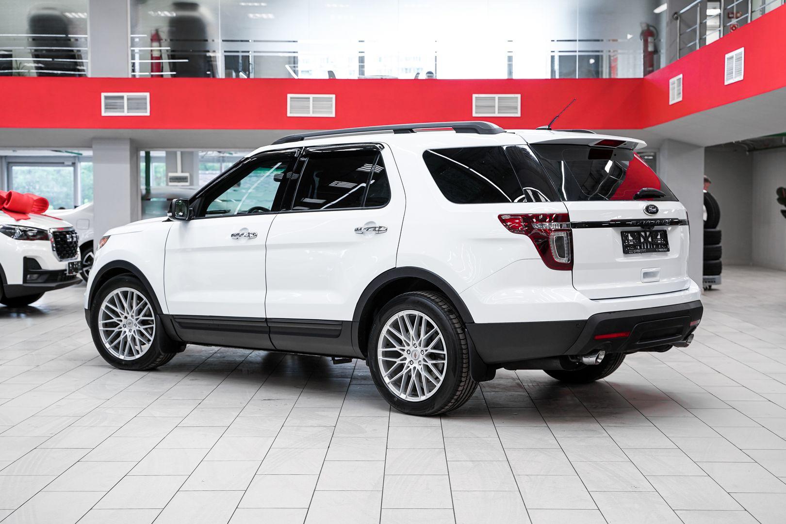 Ford Explorer 2014, белый, ДЦ Орехово