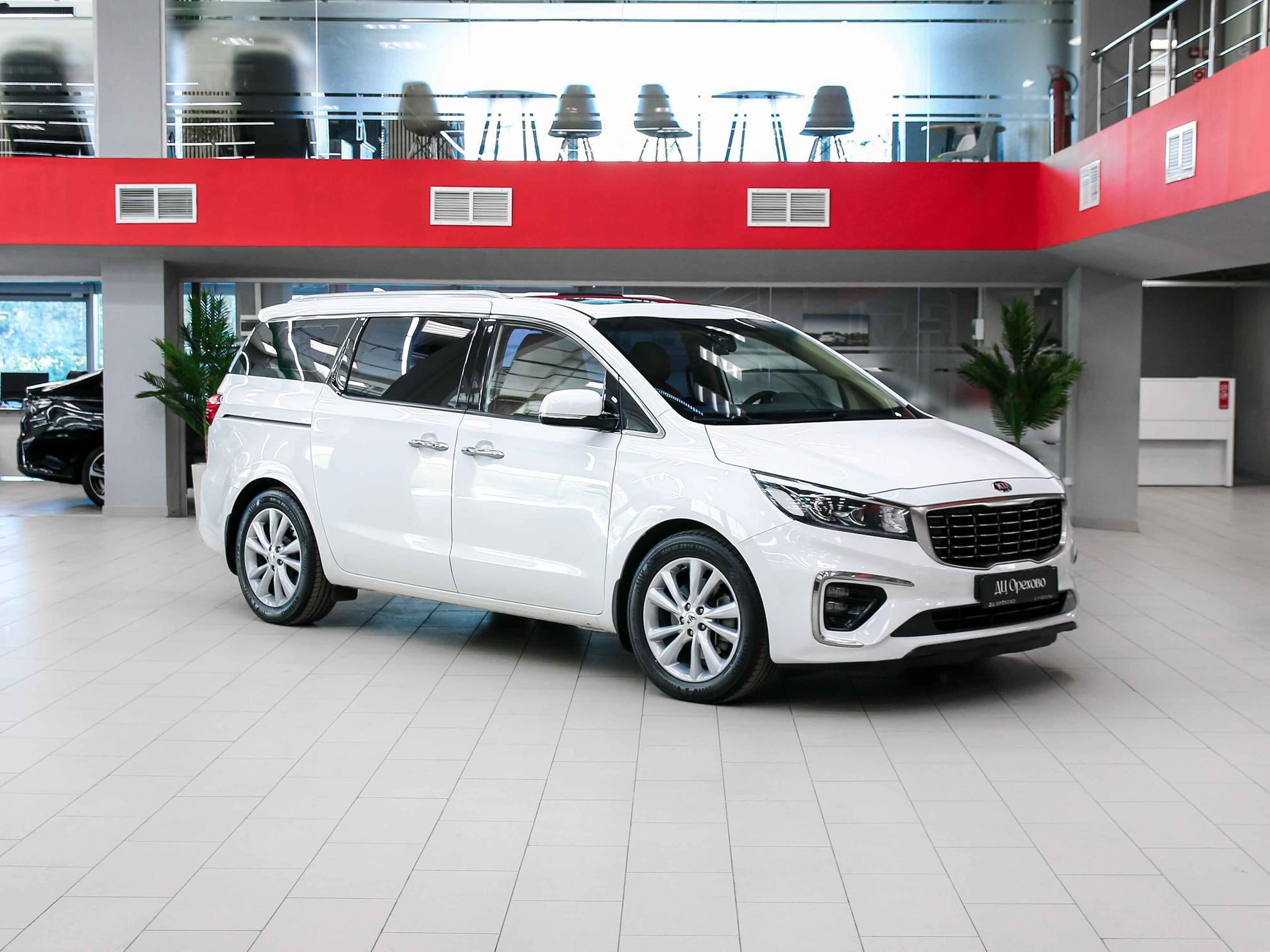 Kia Carnival 2019, белый, ДЦ Орехово