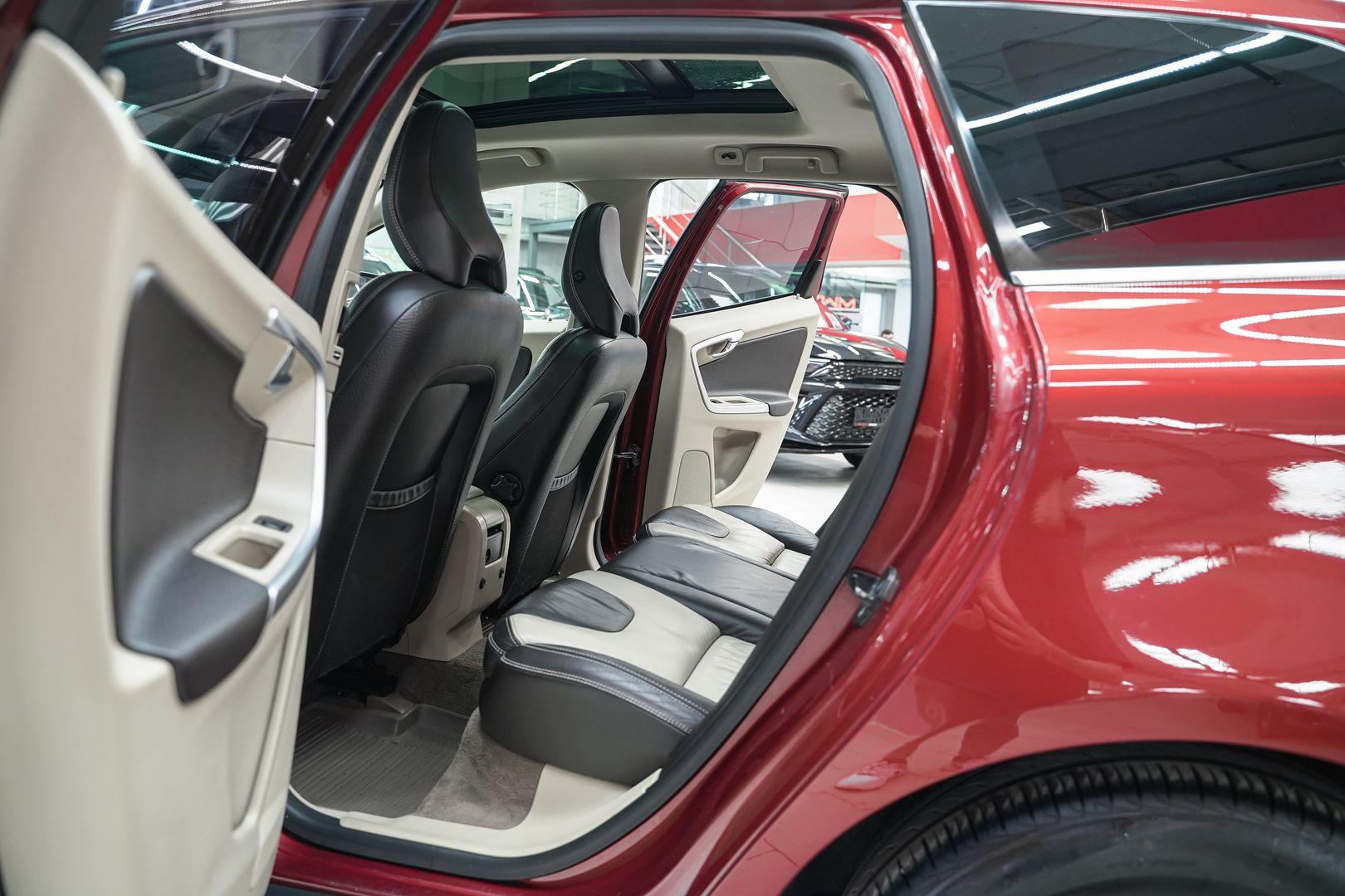Volvo XC60 2011, красный, ДЦ Орехово