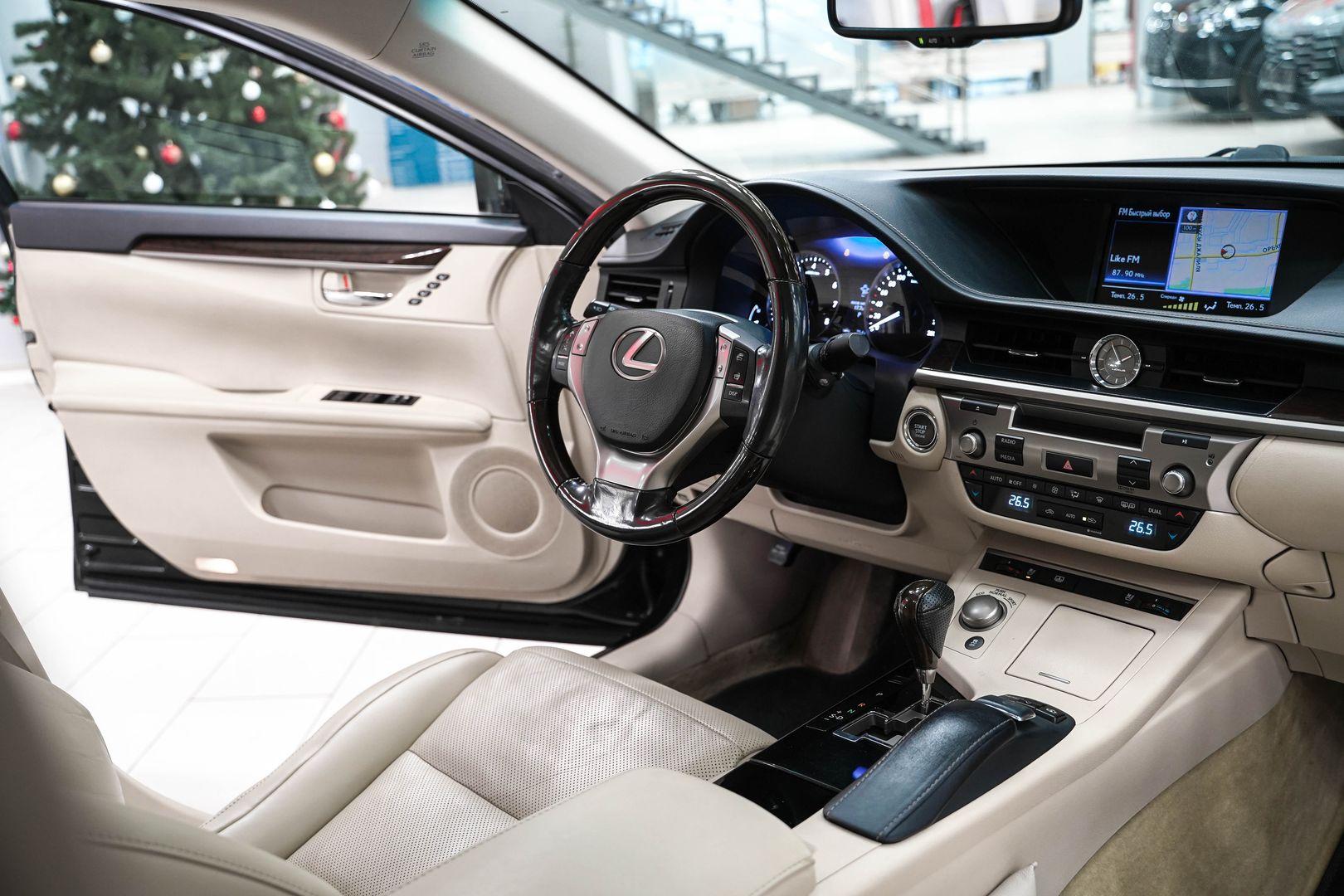 Lexus ES 2014, черный, ДЦ Орехово