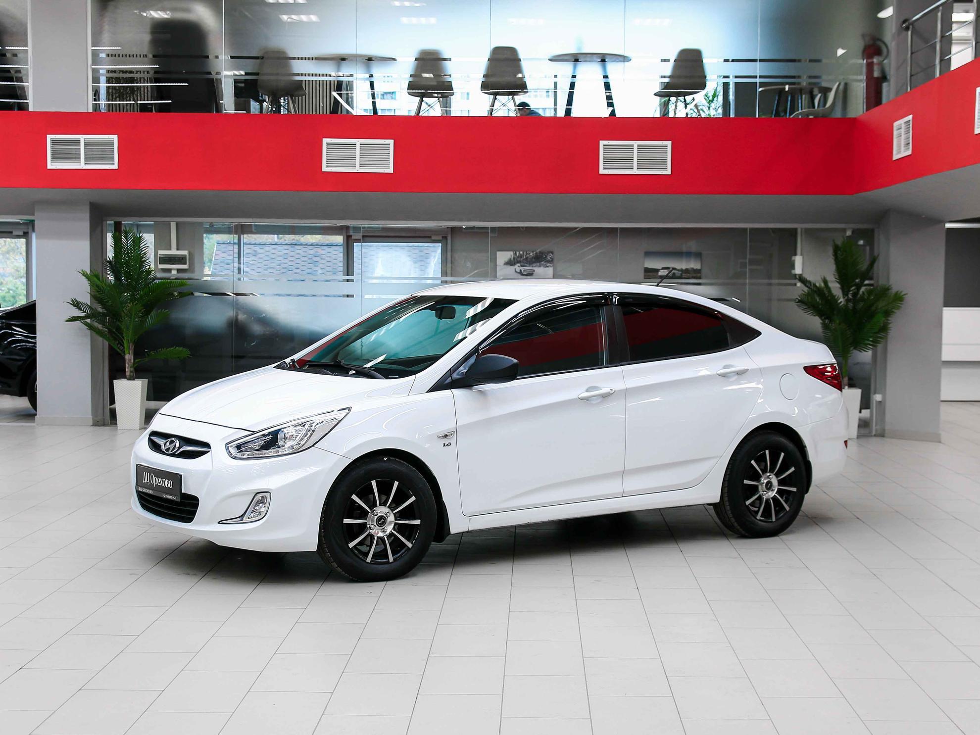 Hyundai Solaris 2014, белый, ДЦ Орехово
