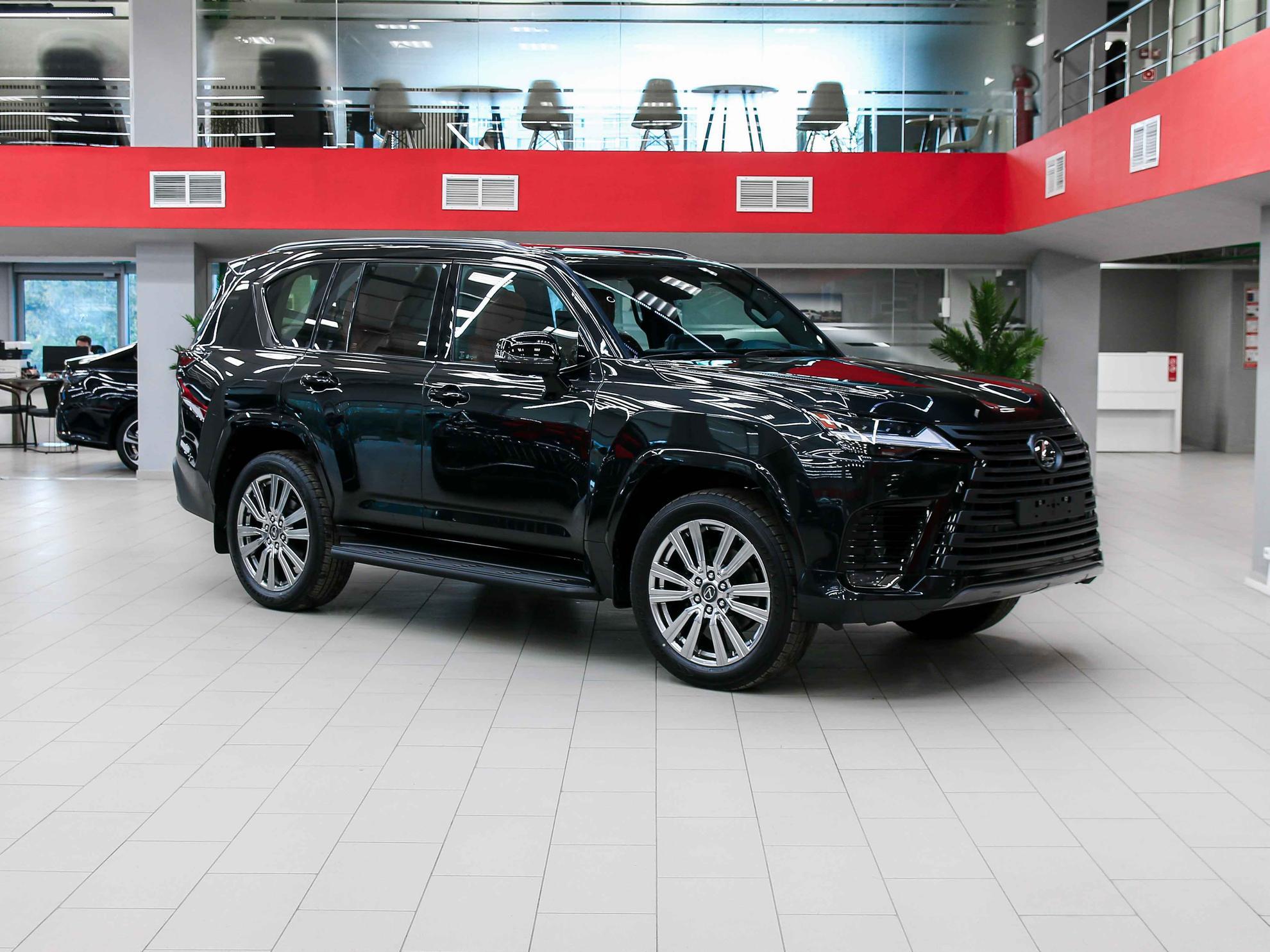 Lexus LX 2026, черный, ДЦ Орехово