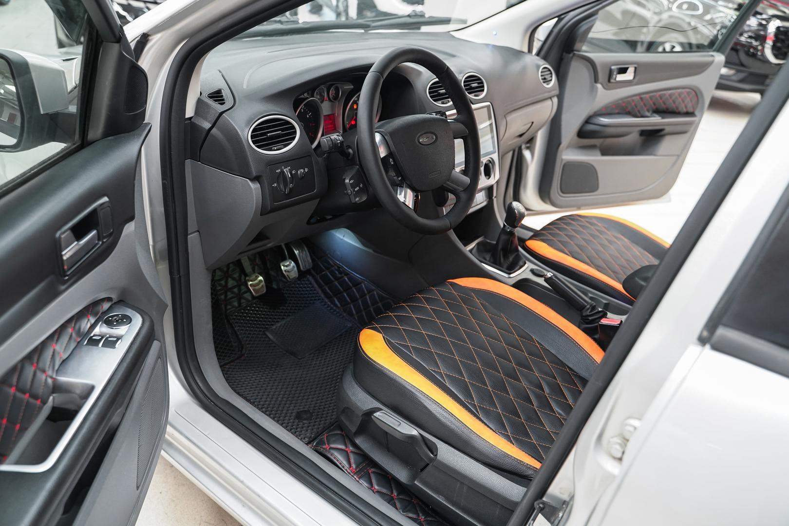 Ford Focus 2010, серебряный, ДЦ Орехово