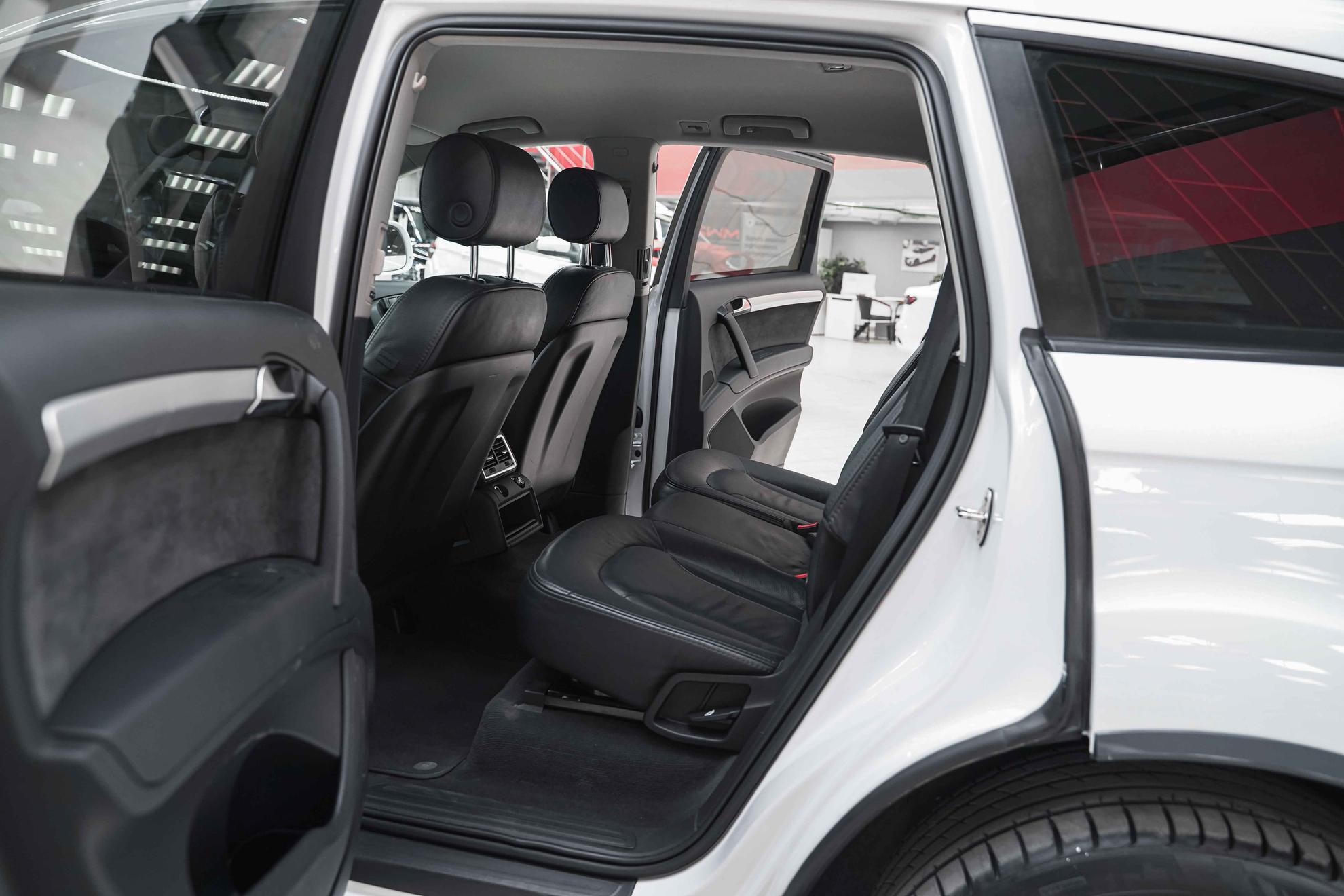 Audi Q7 2015, белый, ДЦ Орехово