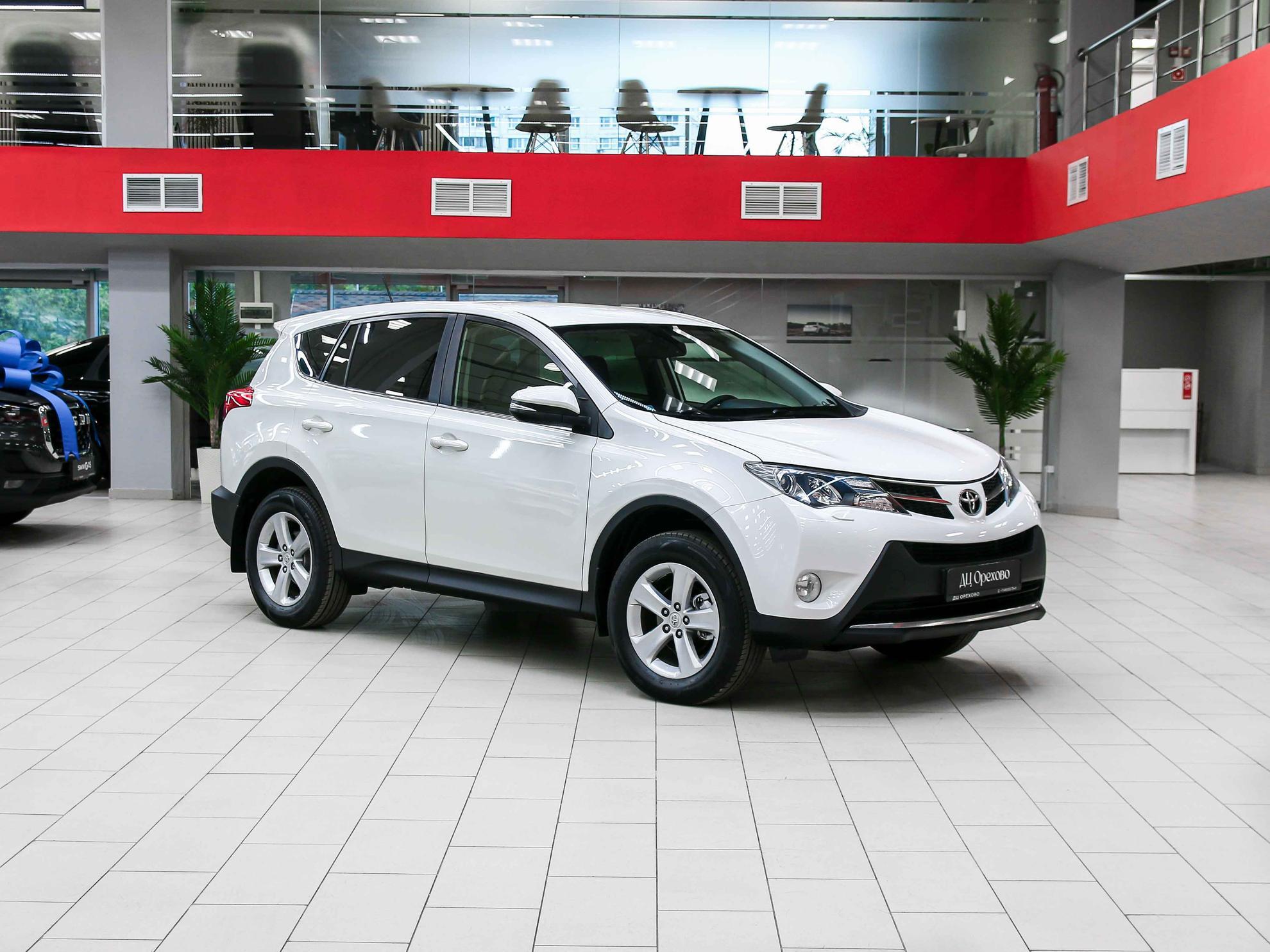 Toyota RAV4 2013, белый, ДЦ Орехово
