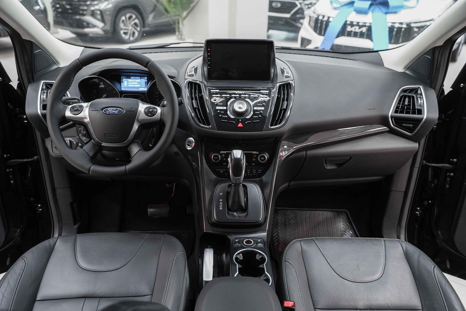 Ford Kuga 2013, черный, ДЦ Орехово