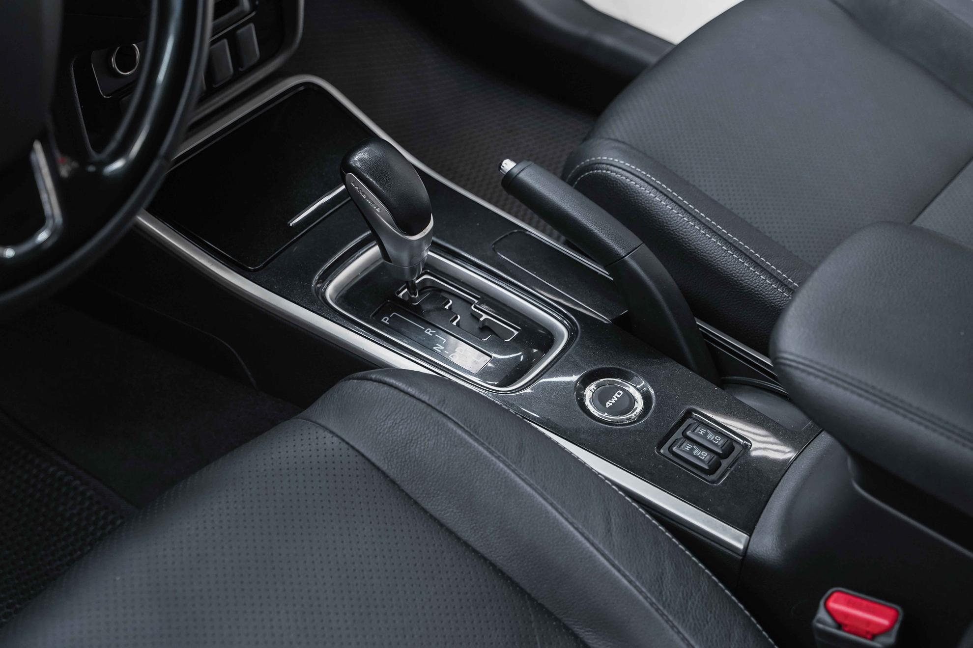 Mitsubishi Outlander 2017, черный, ДЦ Орехово