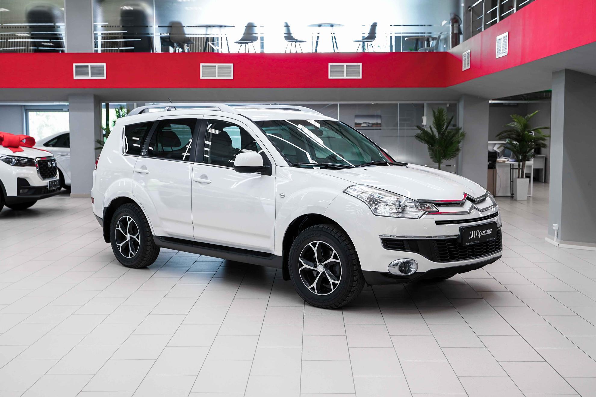 Citroen C-Crosser 2011, белый, ДЦ Орехово