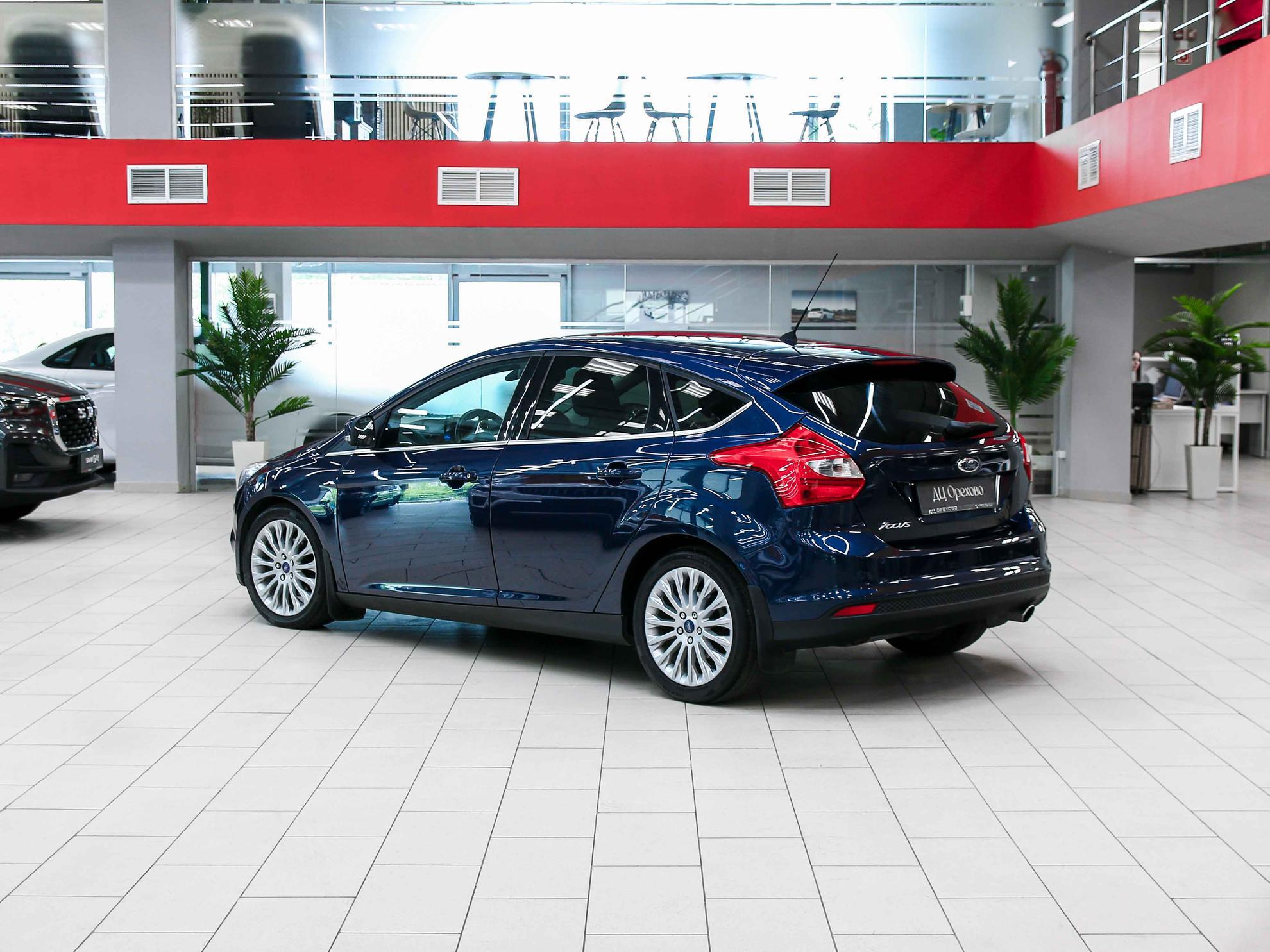 Ford Focus 2013, синий, ДЦ Орехово