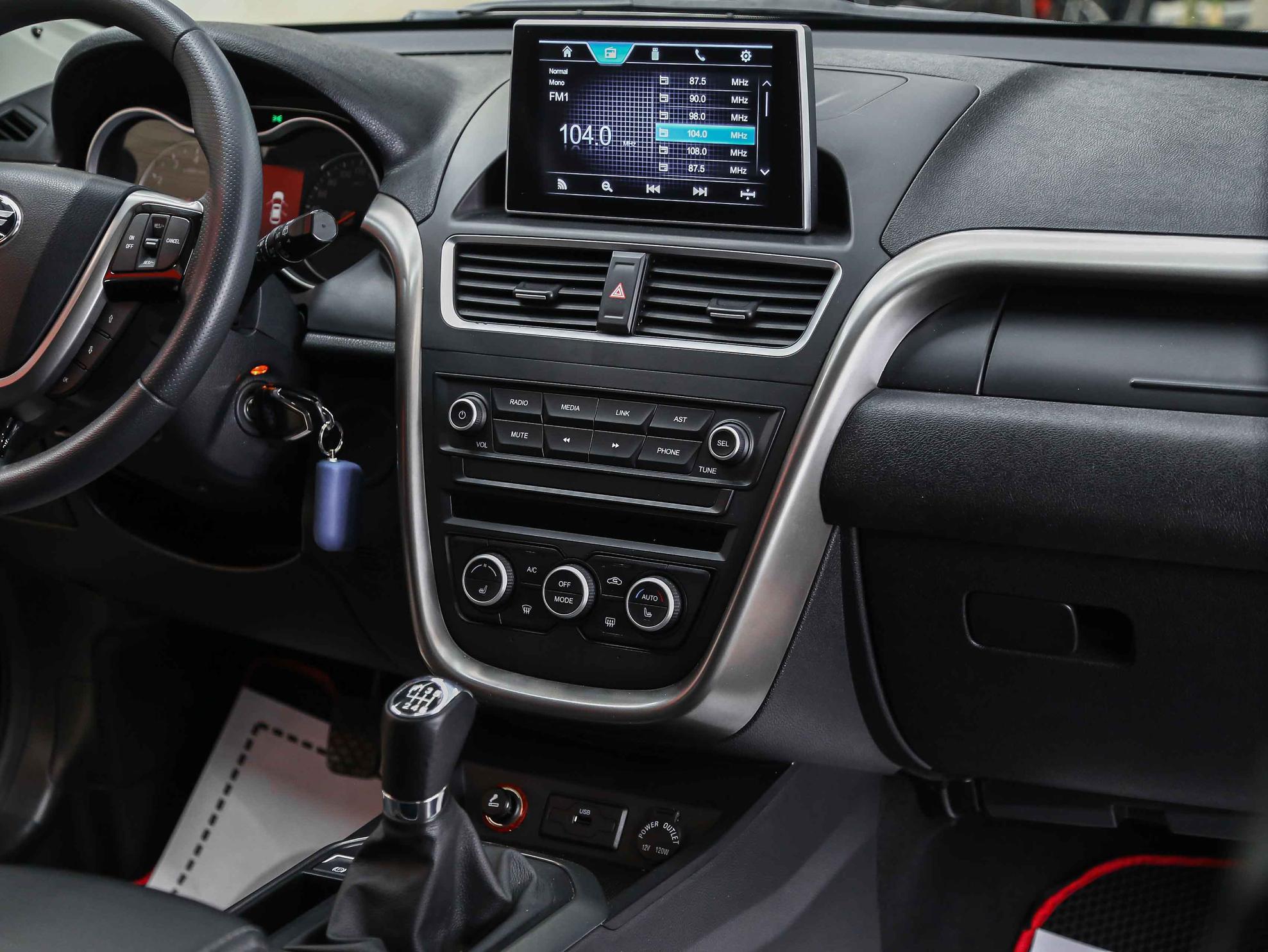 FAW Besturn X80 2018, черный, ДЦ Орехово