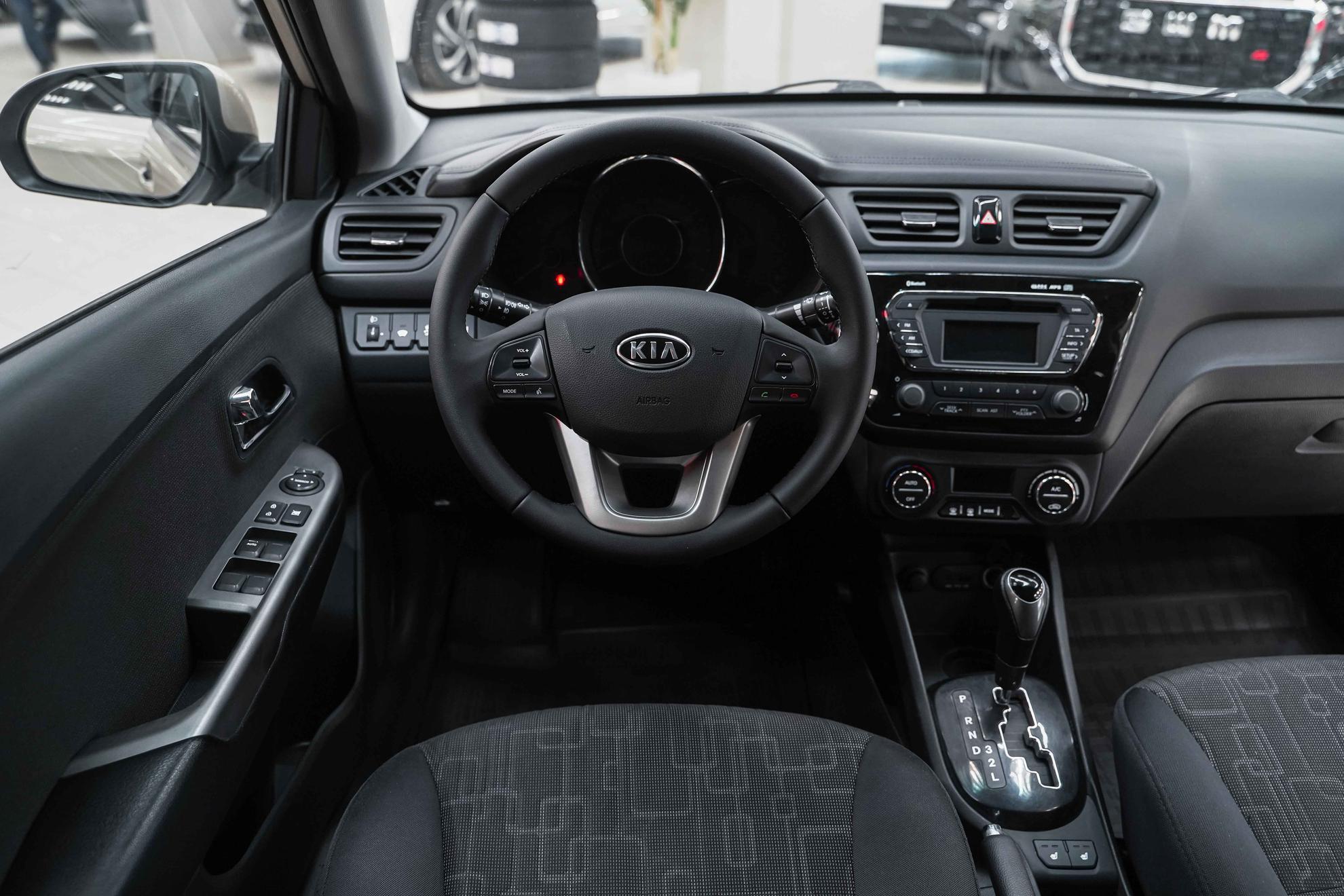 Kia Rio 2012, бежевый, ДЦ Орехово