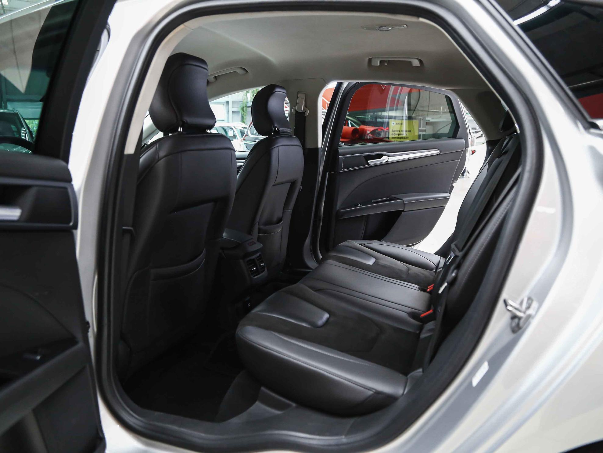 Ford Mondeo 2016, серебряный, ДЦ Орехово