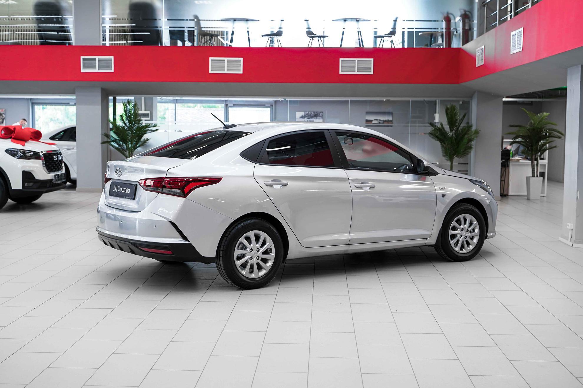 Hyundai Solaris 2021, серебряный, ДЦ Орехово