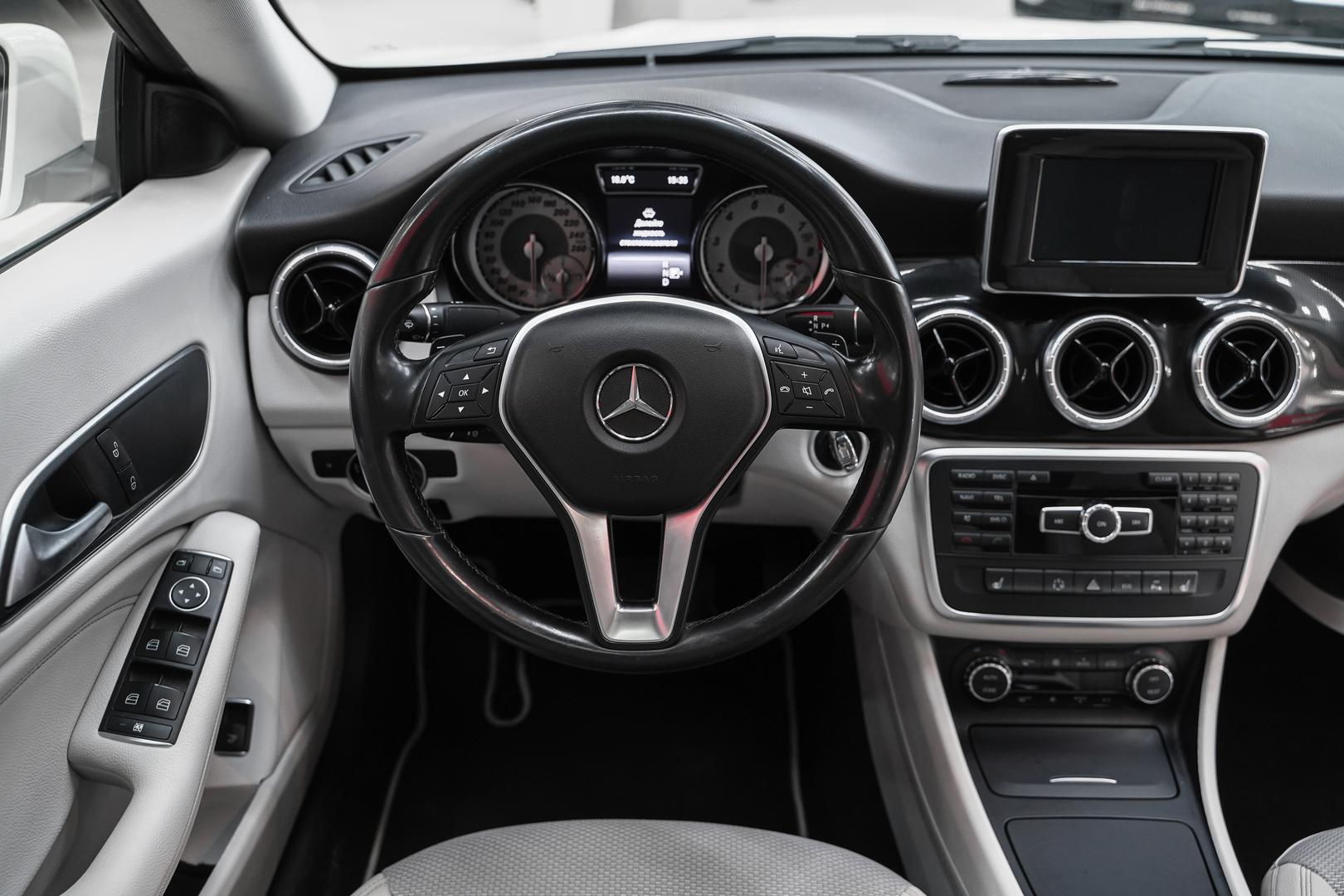 Mercedes-Benz CLA 2014, белый, ДЦ Орехово