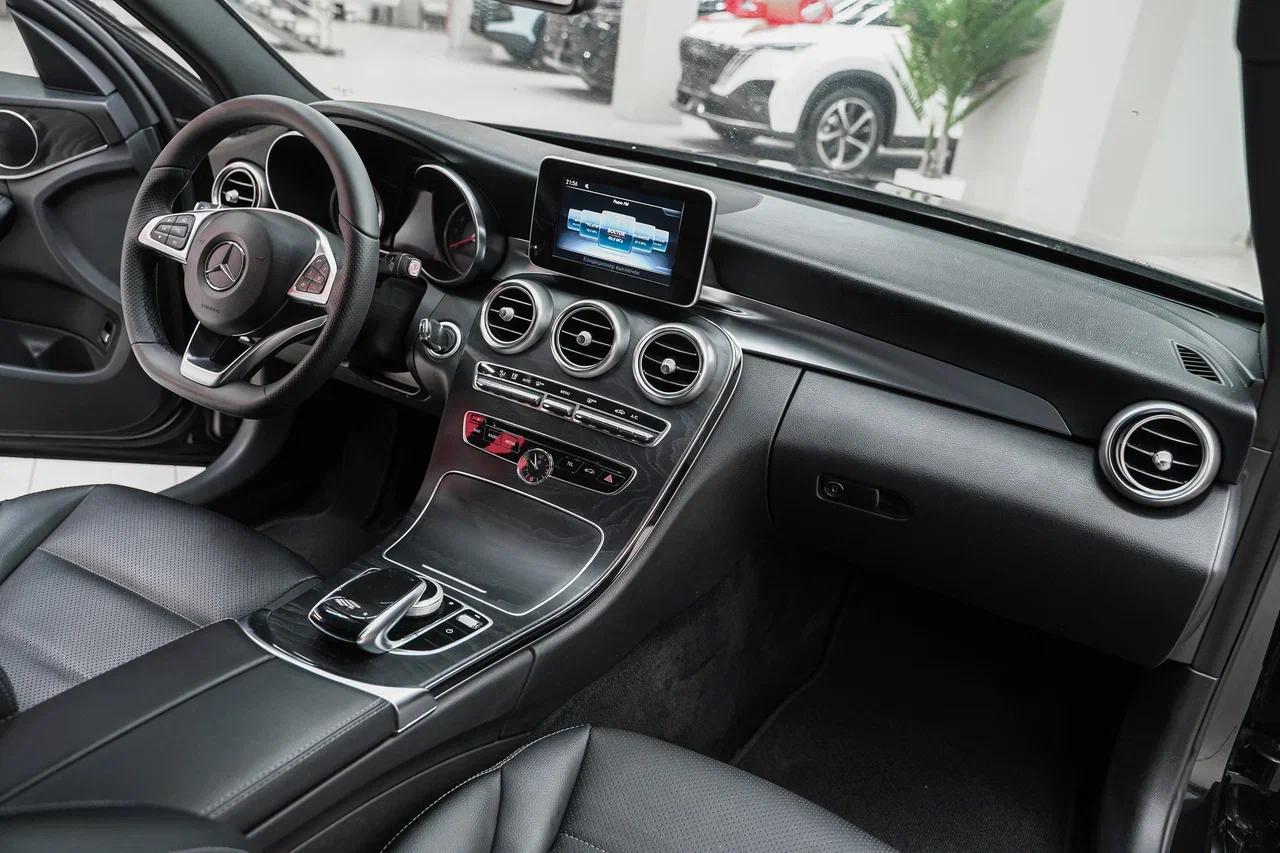 Mercedes-Benz C-Класс 2017, черный, ДЦ Орехово