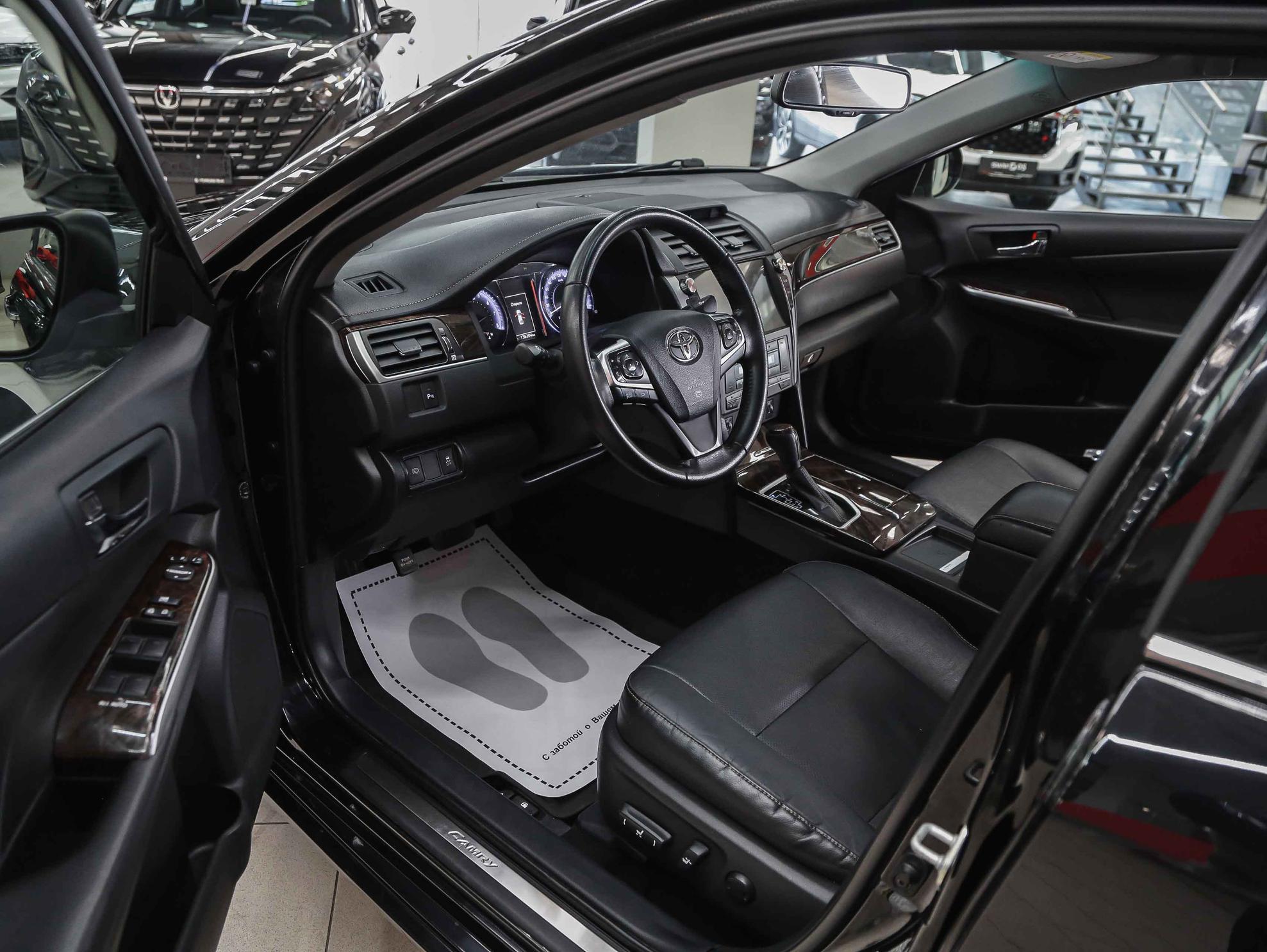 Toyota Camry 2017, черный, ДЦ Орехово
