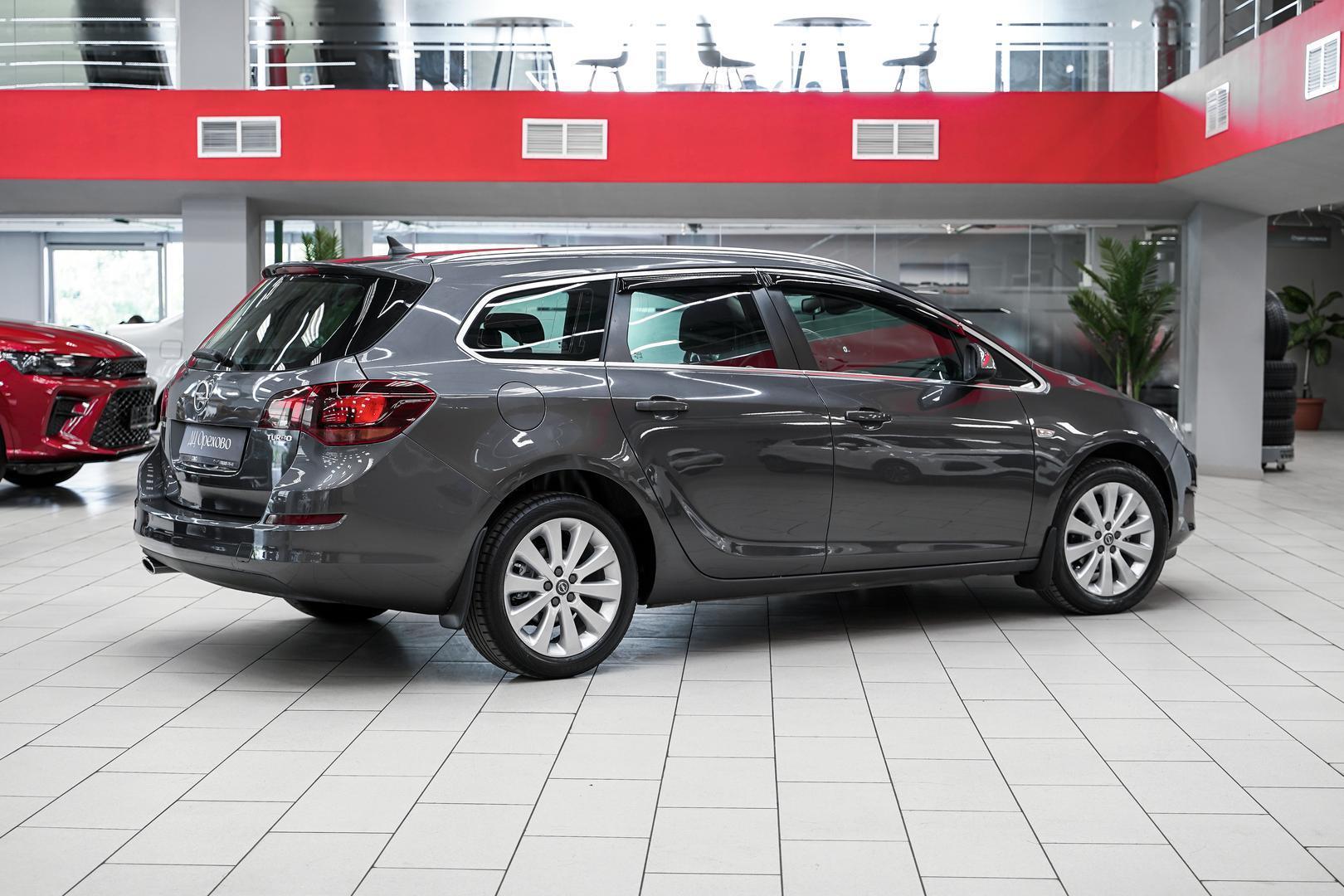 Opel Astra 2012, серый, ДЦ Орехово