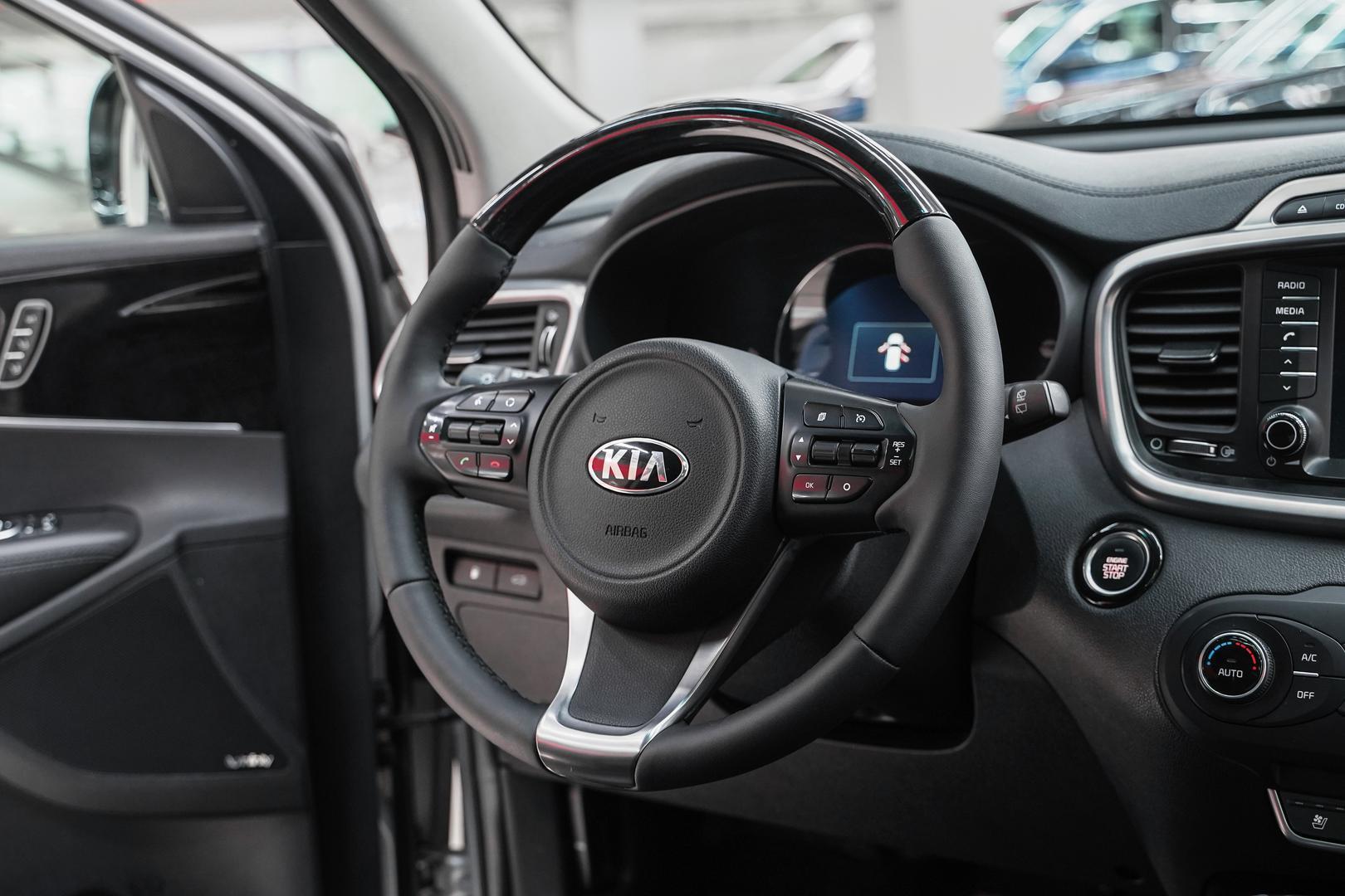 Kia Sorento 2016, серебряный, ДЦ Орехово