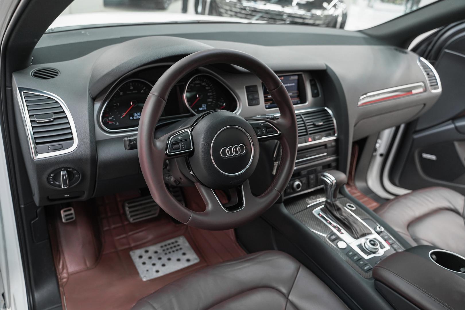 Audi Q7 2012, белый, ДЦ Орехово