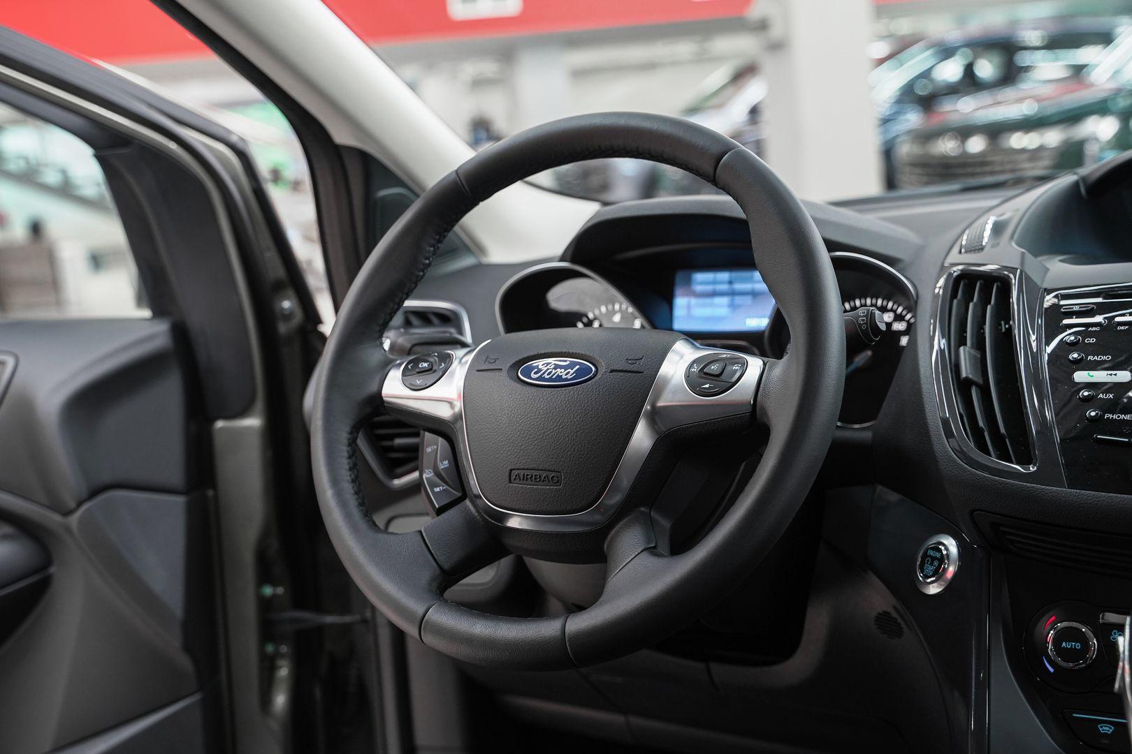 Ford Kuga 2014, серый, ДЦ Орехово