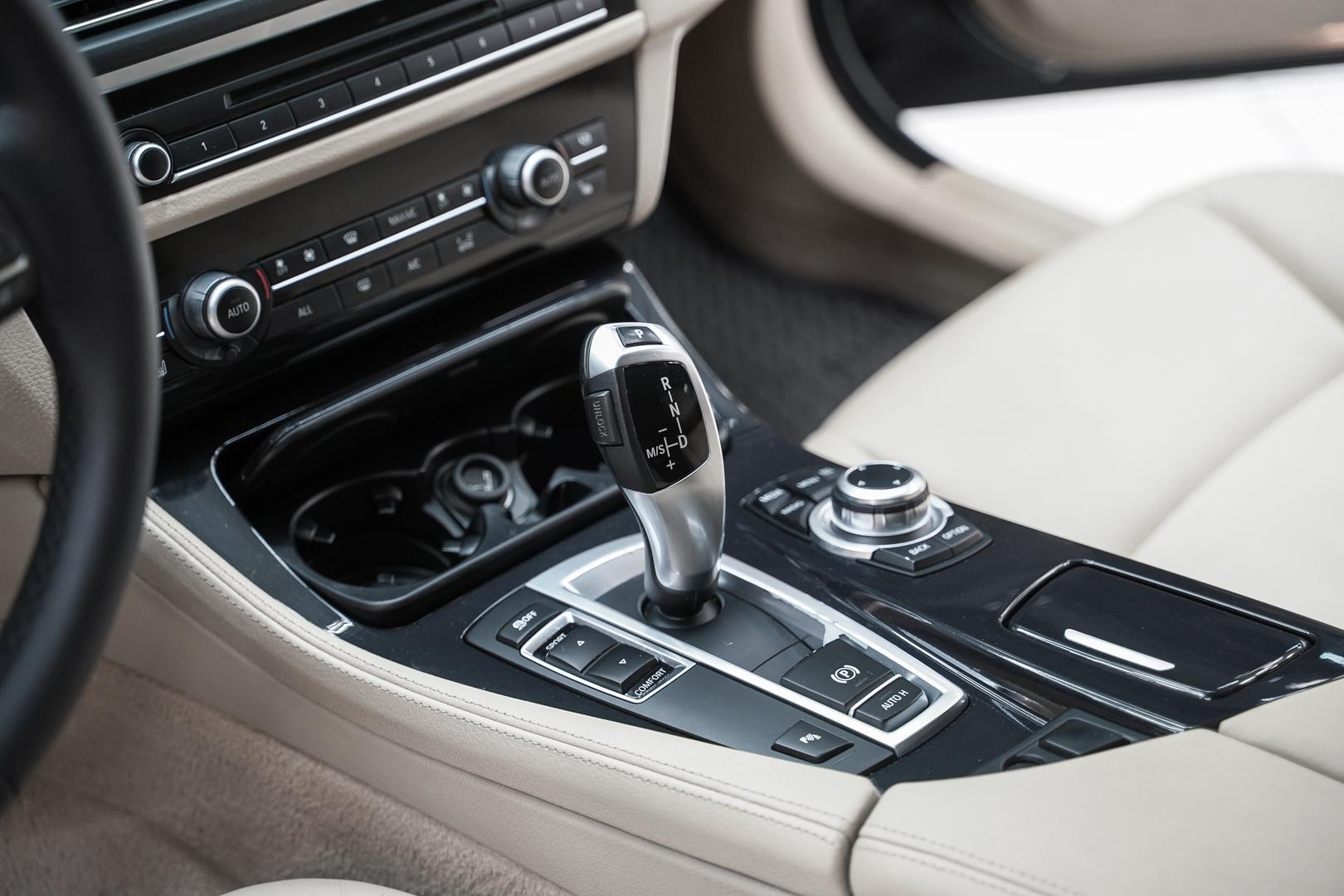 BMW 5 серии 2012, черный, ДЦ Орехово
