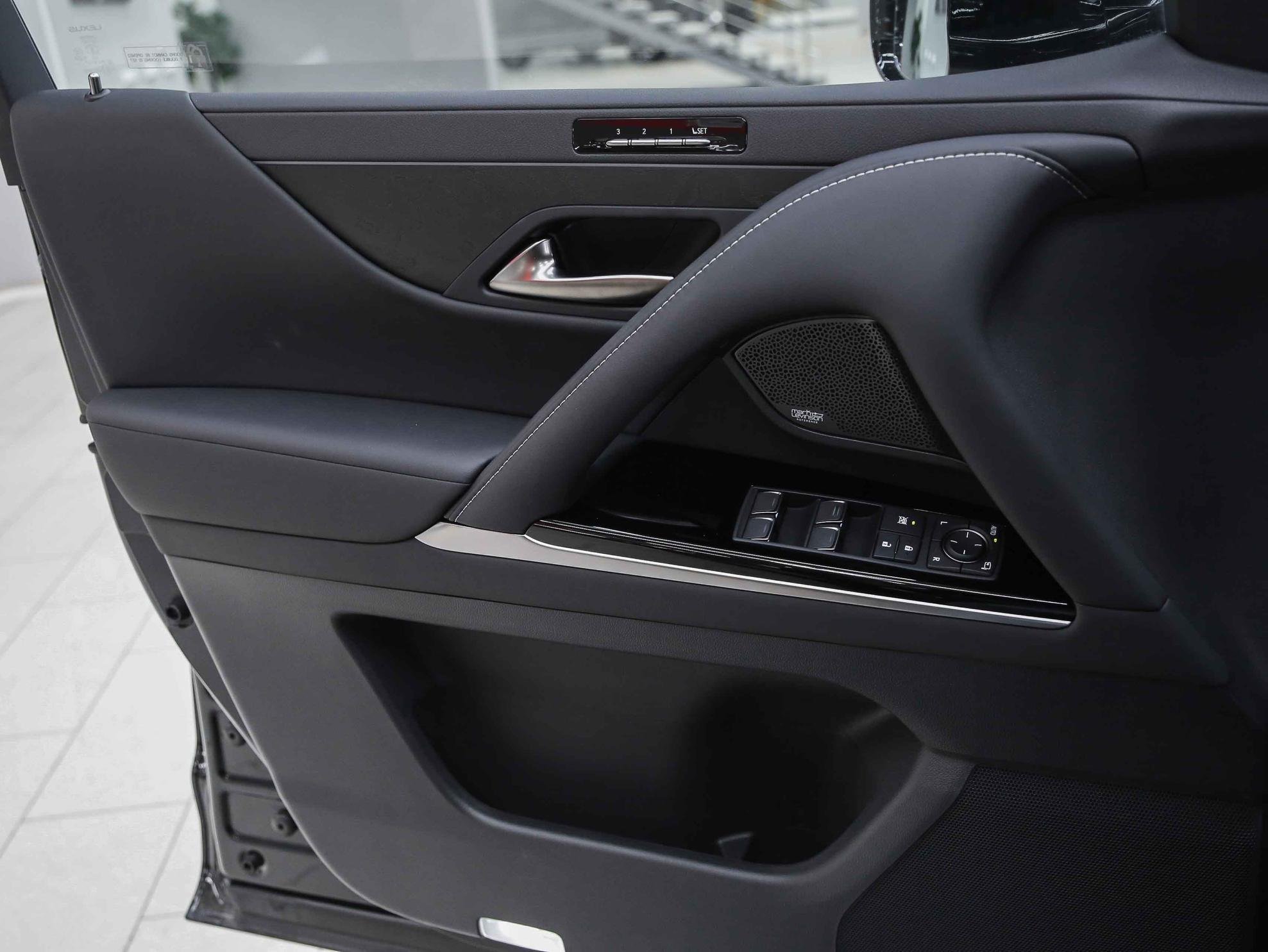 Lexus LX 2026, черный, ДЦ Орехово