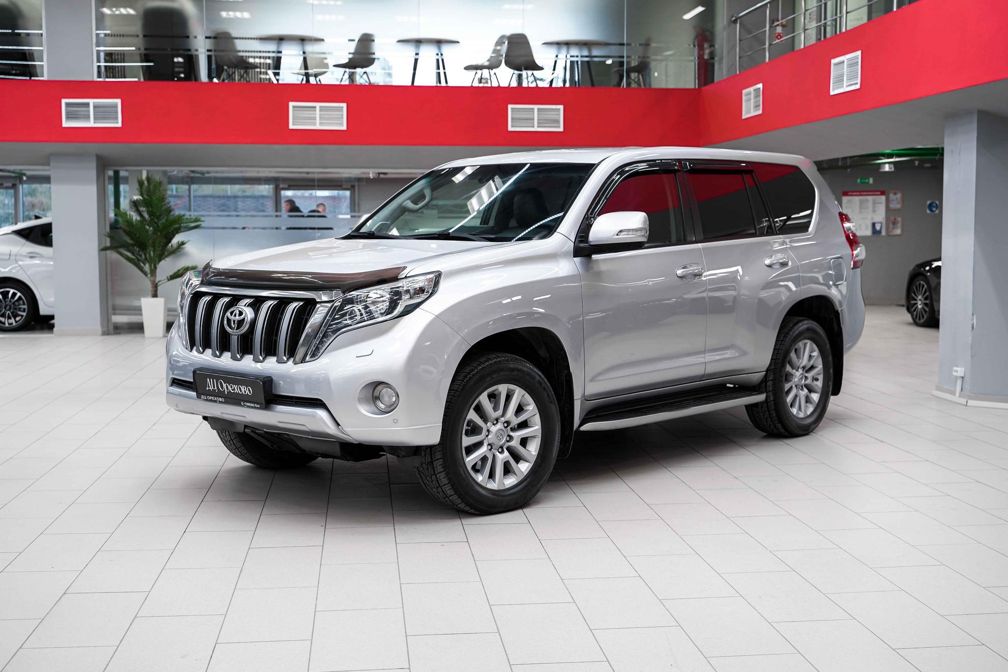 Toyota Land Cruiser Prado 2015, серебряный, ДЦ Орехово