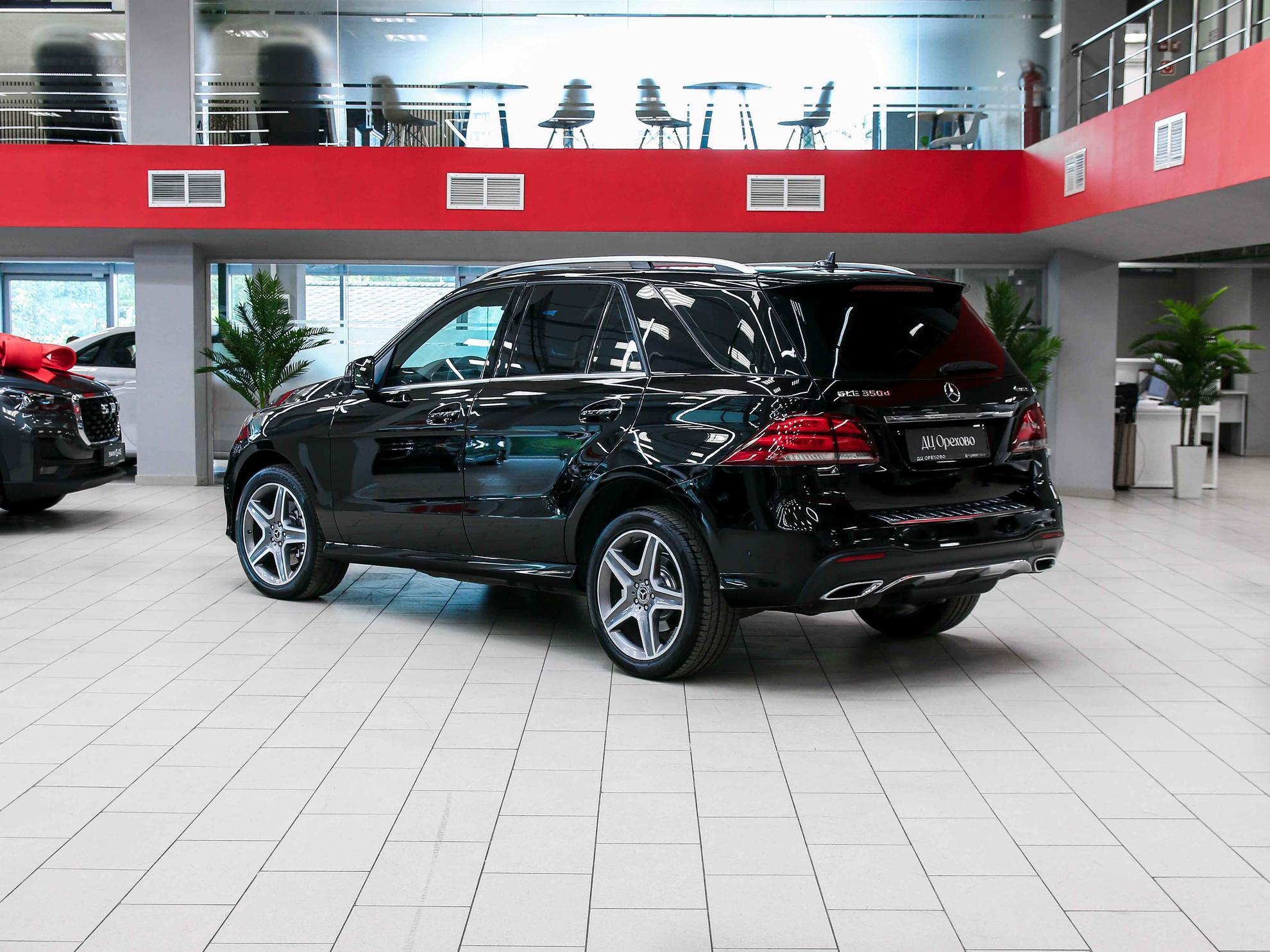 Mercedes-Benz GLE 2017, черный, ДЦ Орехово