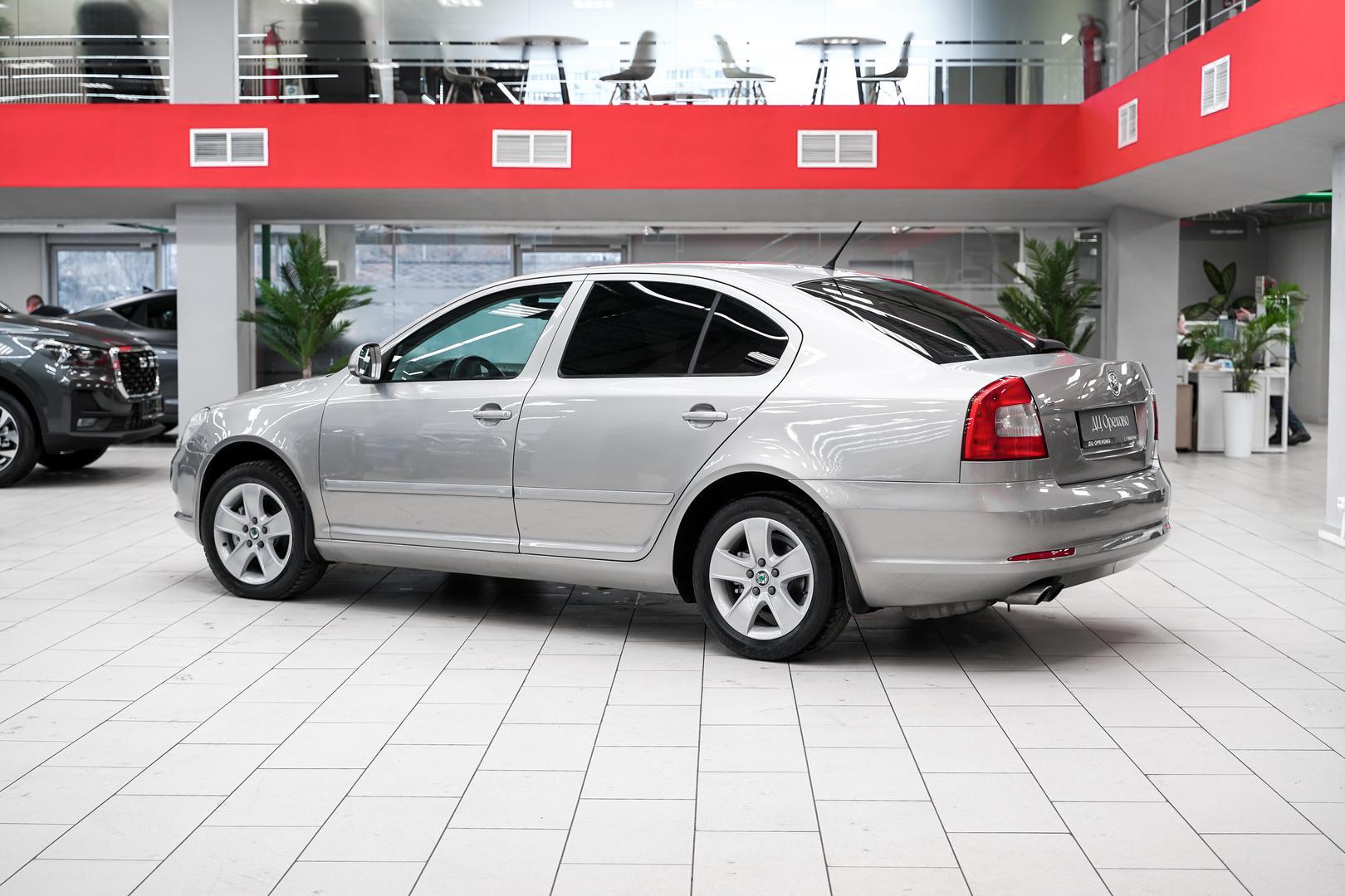 Skoda Octavia 2011, серый, ДЦ Орехово