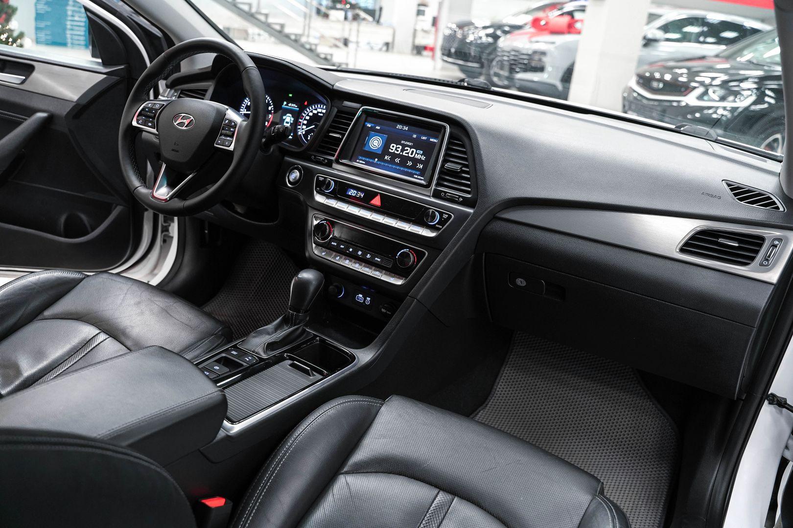 Hyundai Sonata 2018, белый, ДЦ Орехово